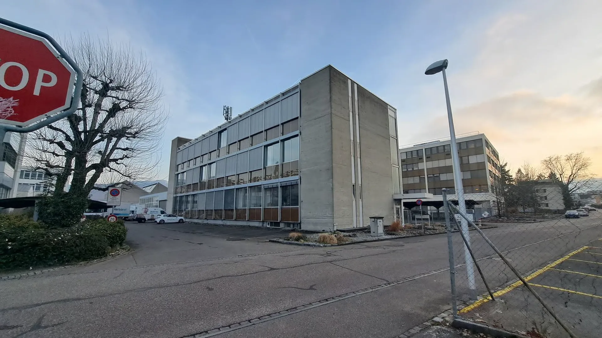 Büro / Gewerbe / Werkstatt / Atelier / Lager an zentraler Lage in Reinach BL