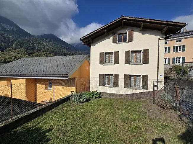 4 1/2-ZIimmer-Dorfhaus mit Garten an sehr schöner Aussichtslage / C...