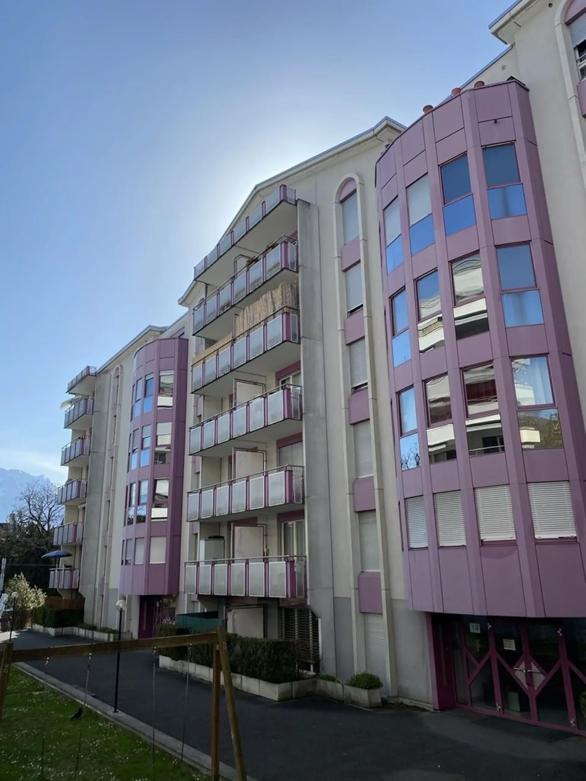 To seize! Beautiful accommodation located in a green neighborhood!