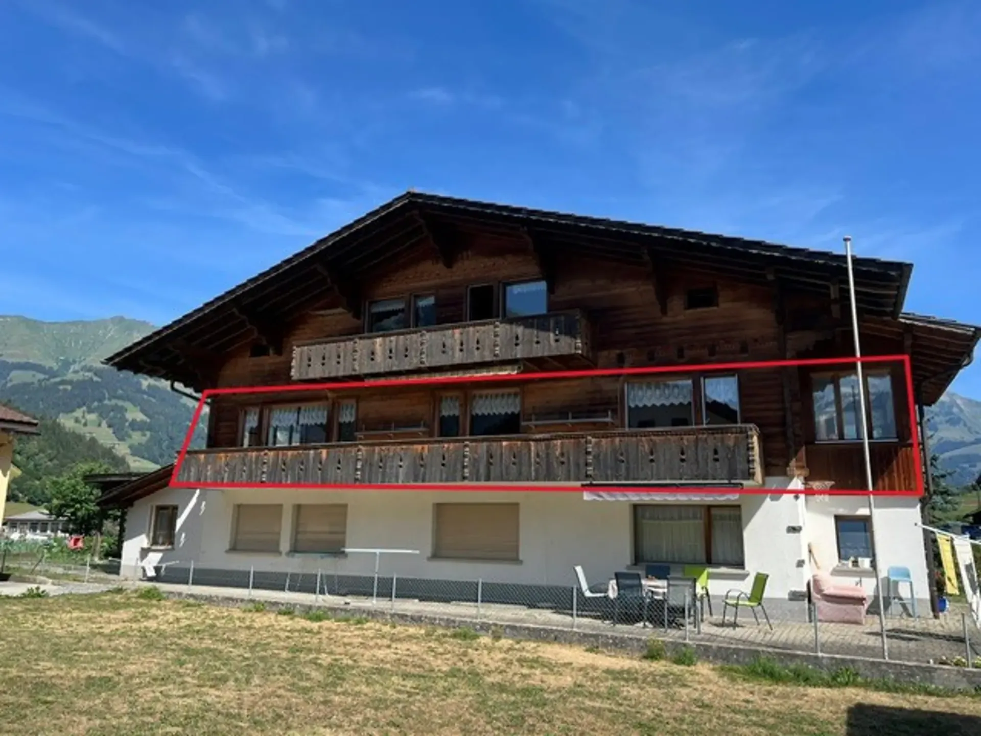 Grosszügige 4.5-Zimmer-Wohnung mit Wintergarten zur Miete in Kandergrund