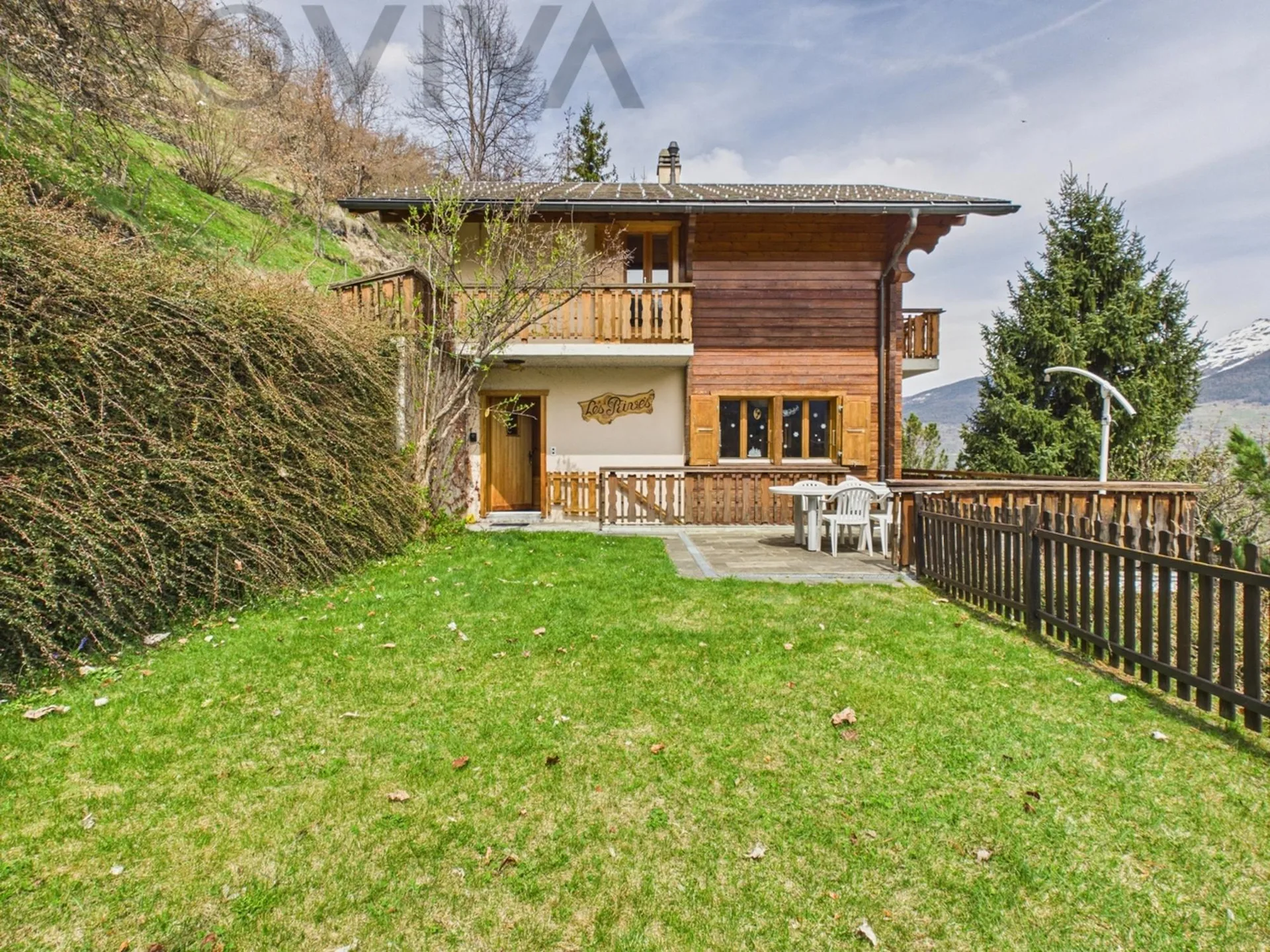 Chalet in Val d'Hérens - View, Charm & Proximity to Ski Resorts