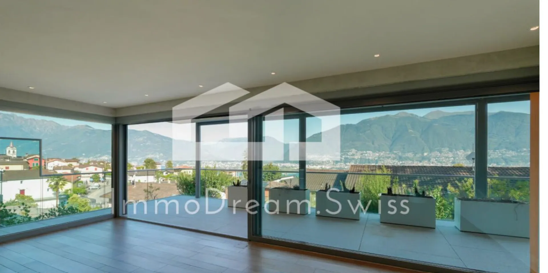 Attraktive 4 ½ Zi. Eigentumswohnung, mit toller Aussicht auf den Lago Maggiore und die Bergwelt