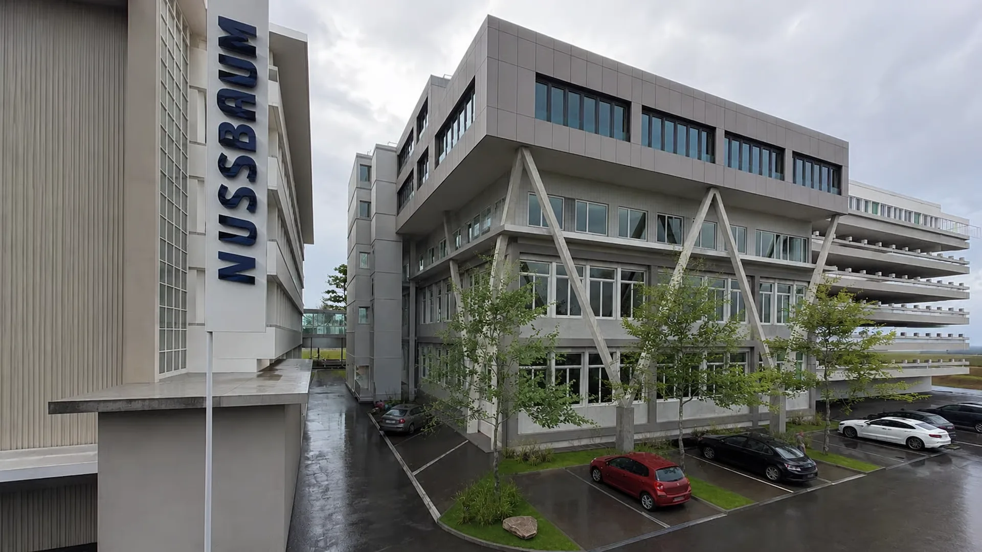 Nouvel espace de bureau au 4e étage avec 223m2 et grande terrasse sur le toit