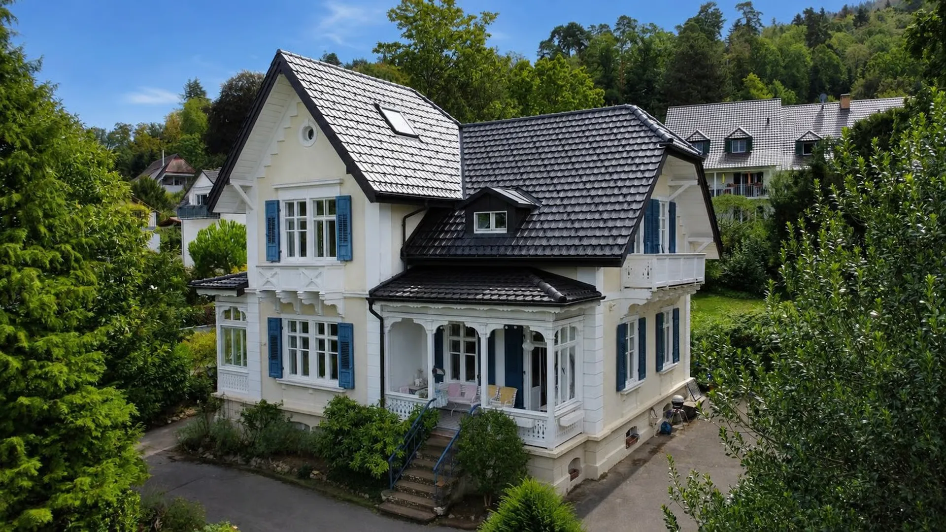 Villa di campagna da sogno con grande giardino, vialetto privato e vista sul verde