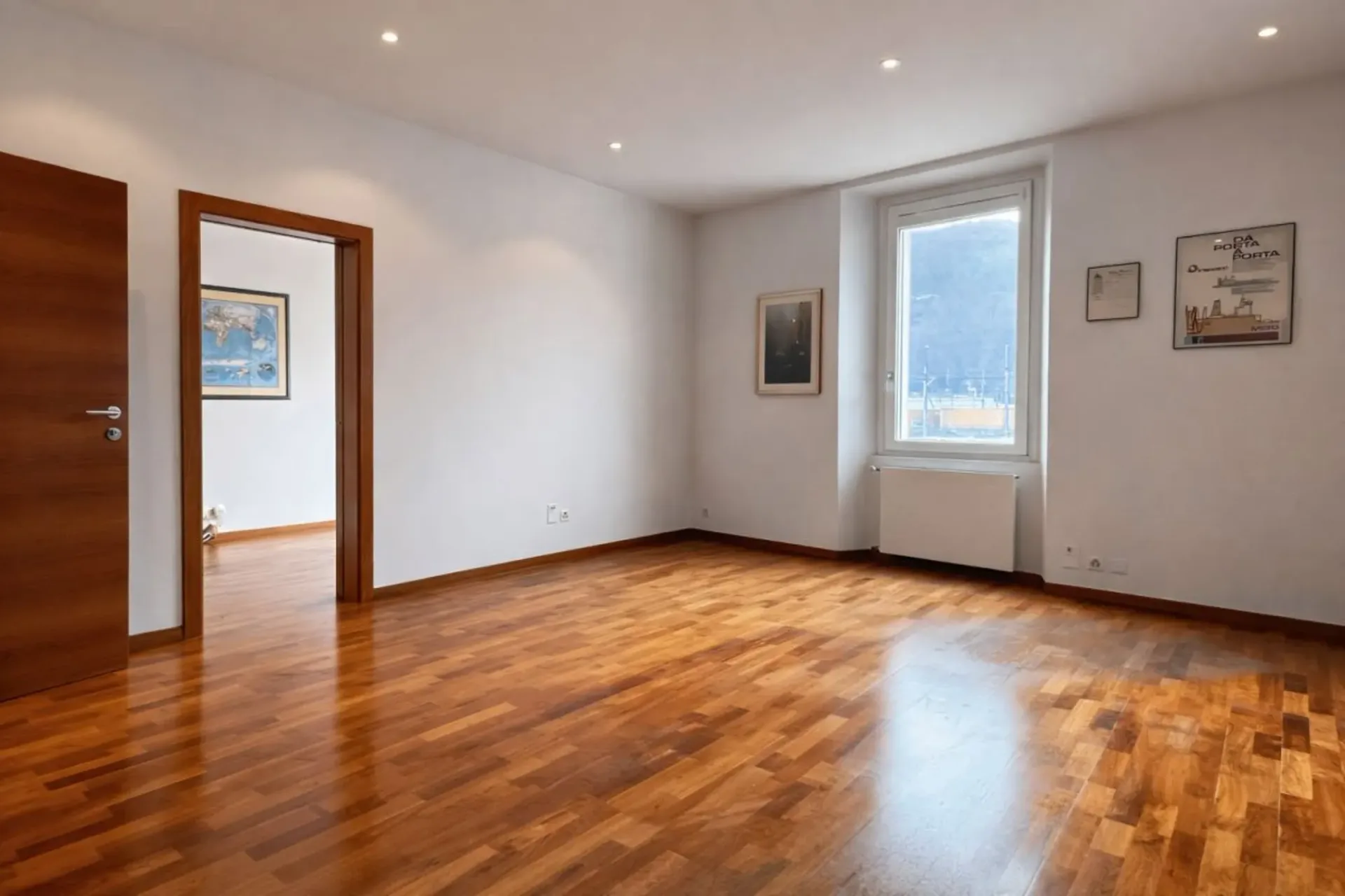 Elegantes Büroapartment in Chiasso Stadtzentrum zum Verkauf