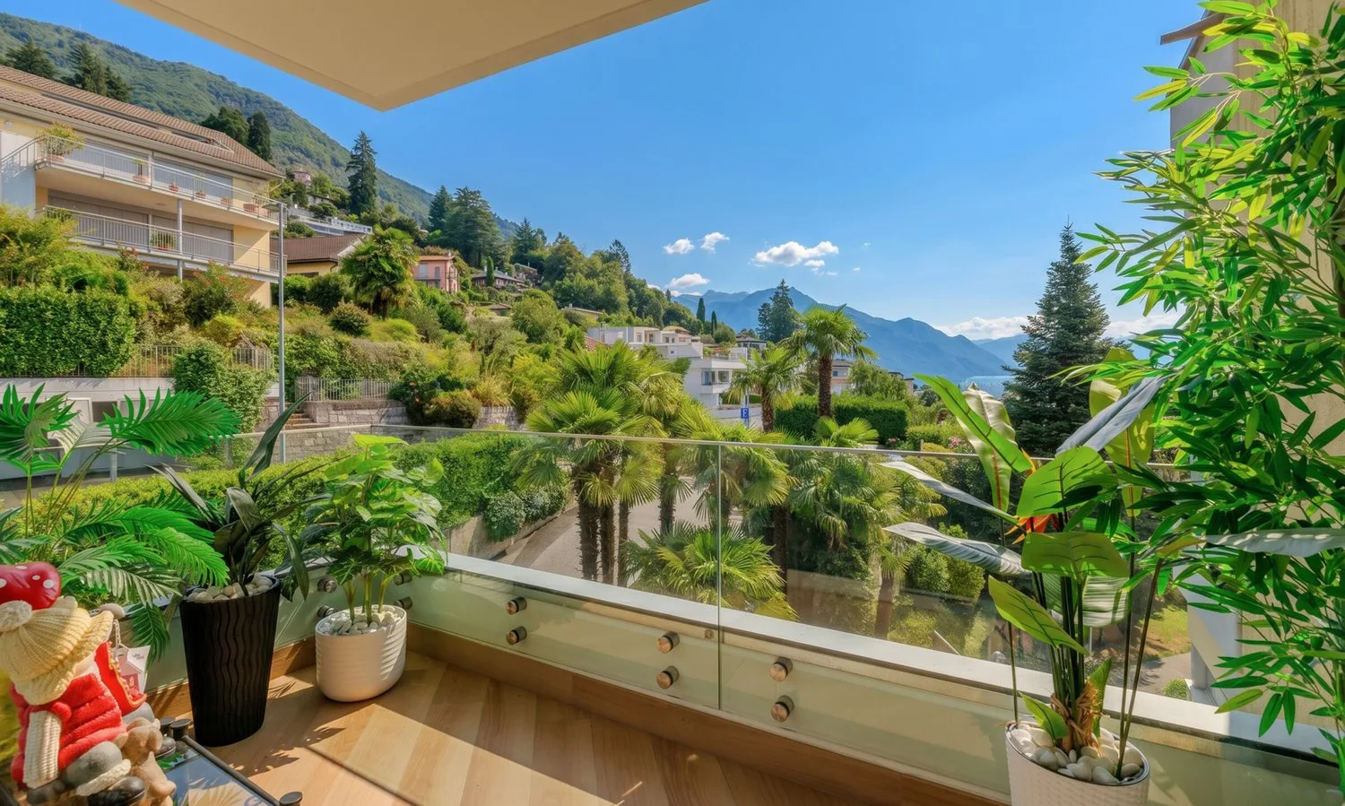 ESCLUSIVO 3.5 ARREDATO VISTA LAGO CON PISCINA A LOCARNO
