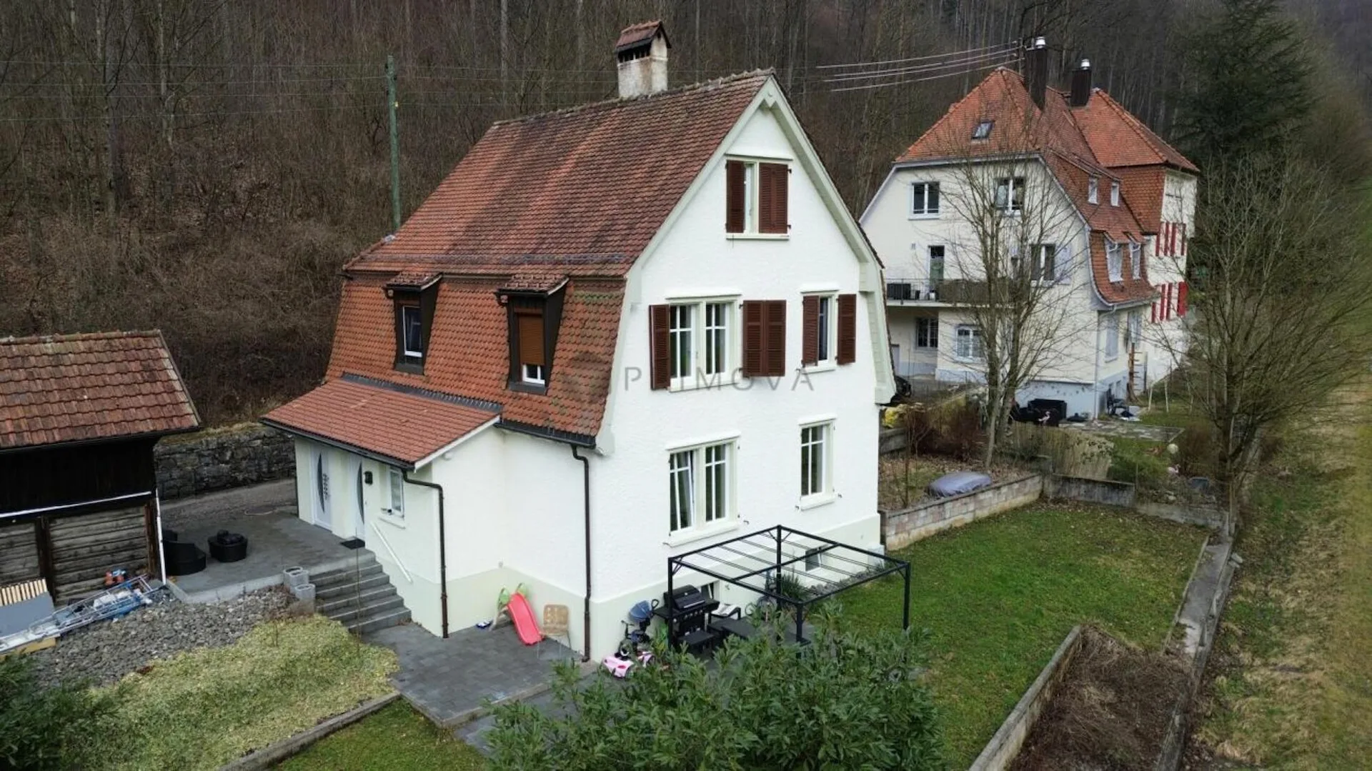 Mehrgenerationen aufgepasst - kernsaniertes Mehrfamilienhaus an ruhiger Waldrandlage