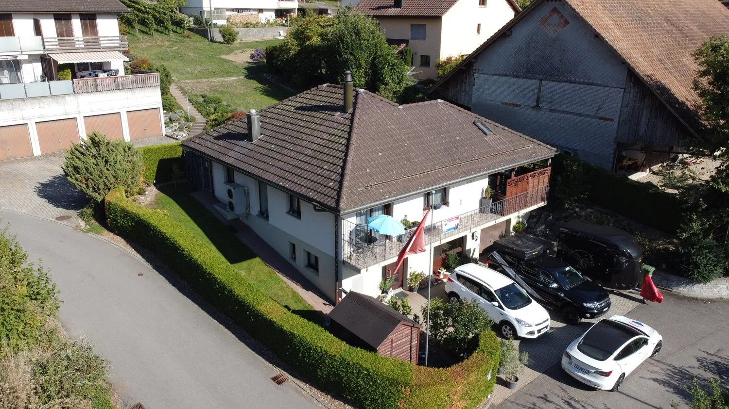 Casa unifamiliare indipendente con giardino e possibilità polivalenti a Leimbach AG
