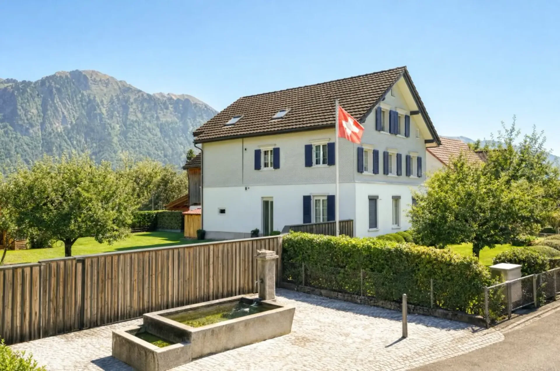 Peacefully located single-family house with prepared apartment, barn and dreamy garden