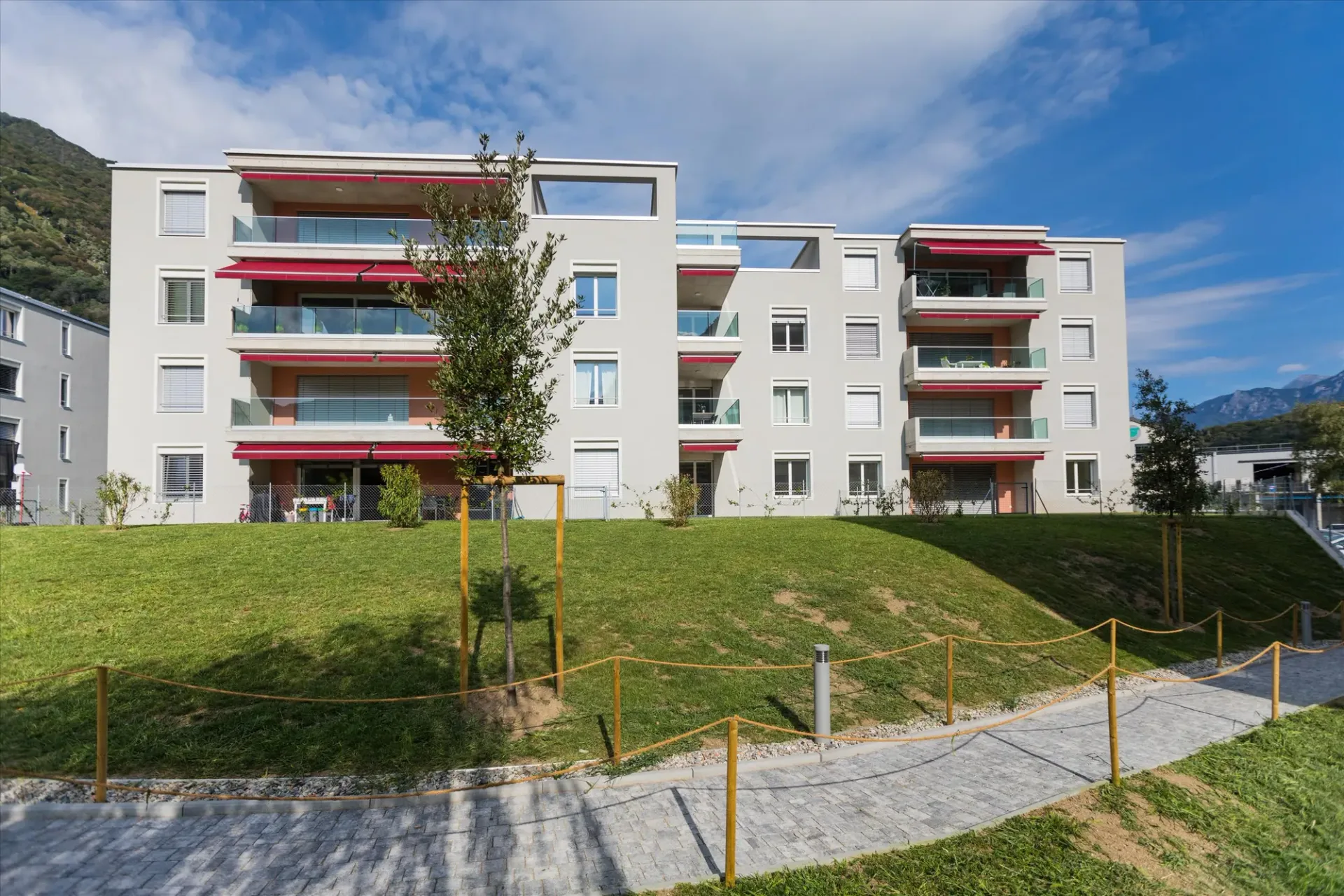 Modernes 3.5-Zimmer-Apartment in strategischer Lage