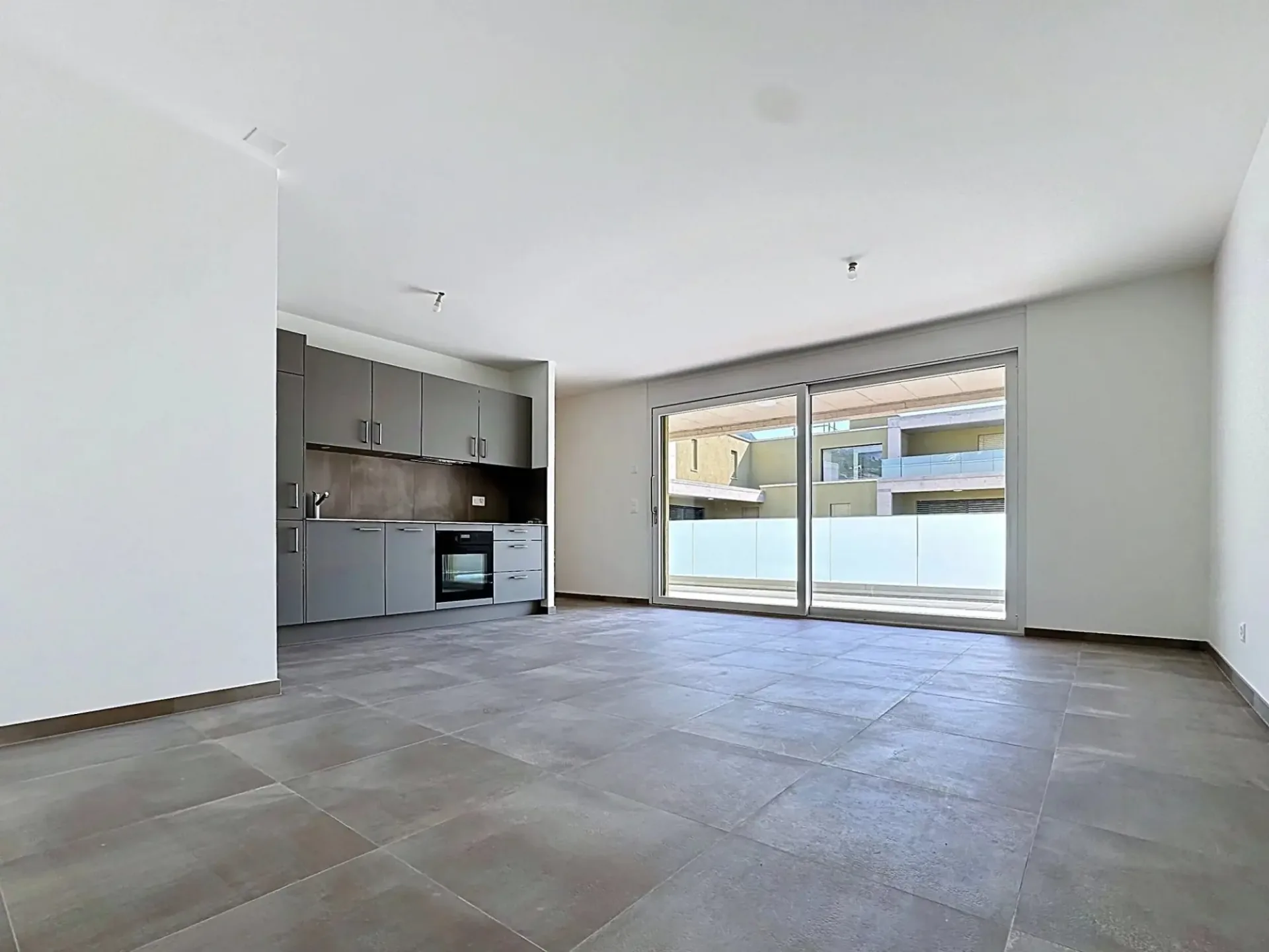 Zu vermieten in Uvrier 2.5-Zimmer-Wohnung mit Terrasse