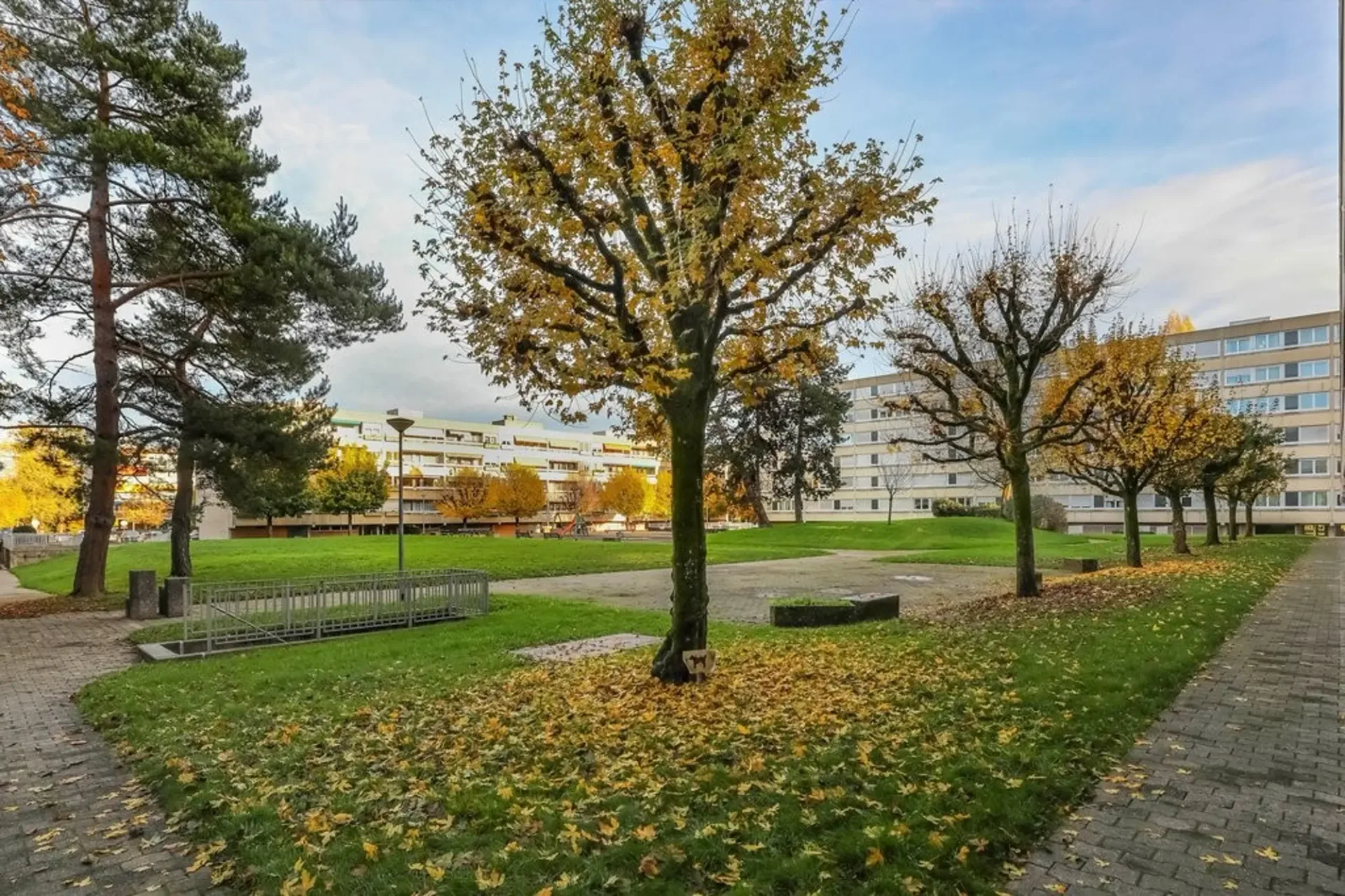 Sicherer Innenparkplatz - Ideal gelegen