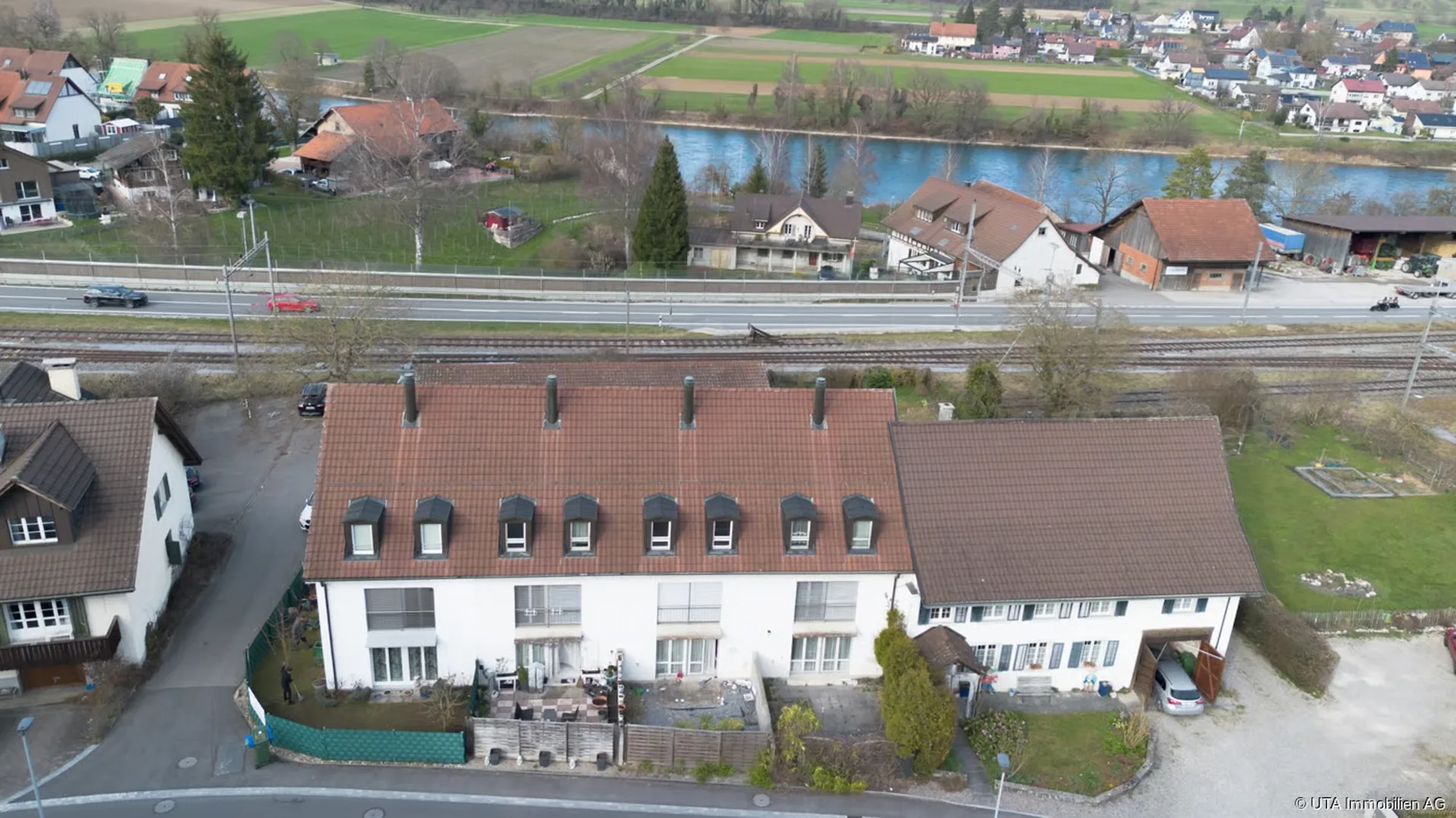 Casa a schiera con molto spazio in una zona residenziale centrale