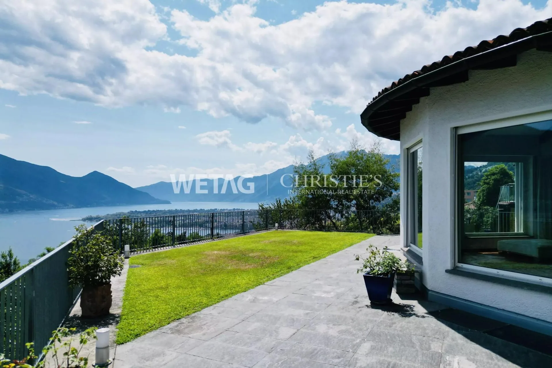 Charmante Villa im mediterranen Stil mit Garten & Seeblick in Minusio