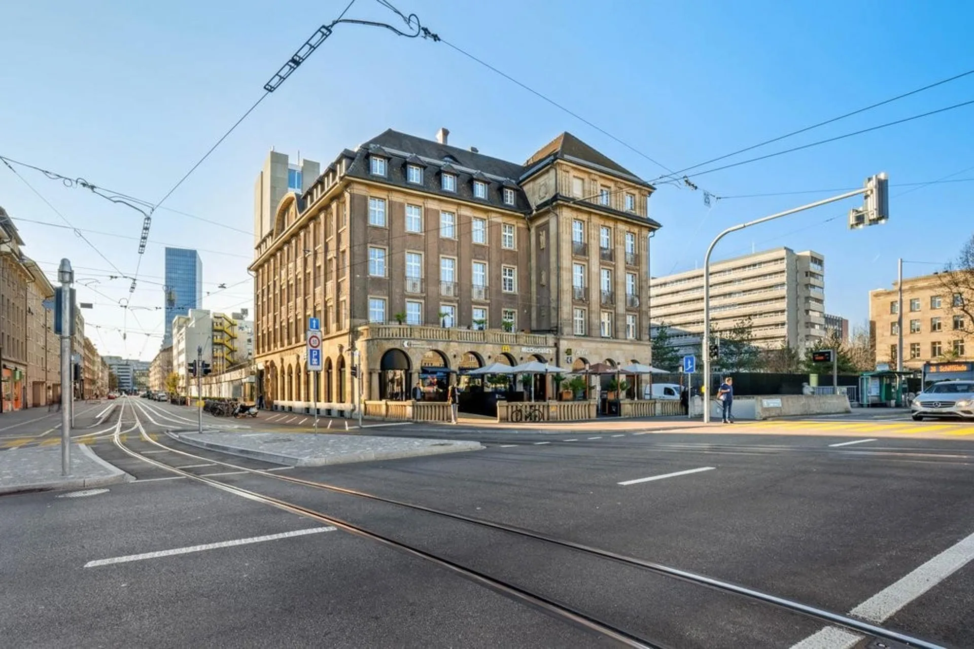 Living in a top location: Bright 5-room apartment