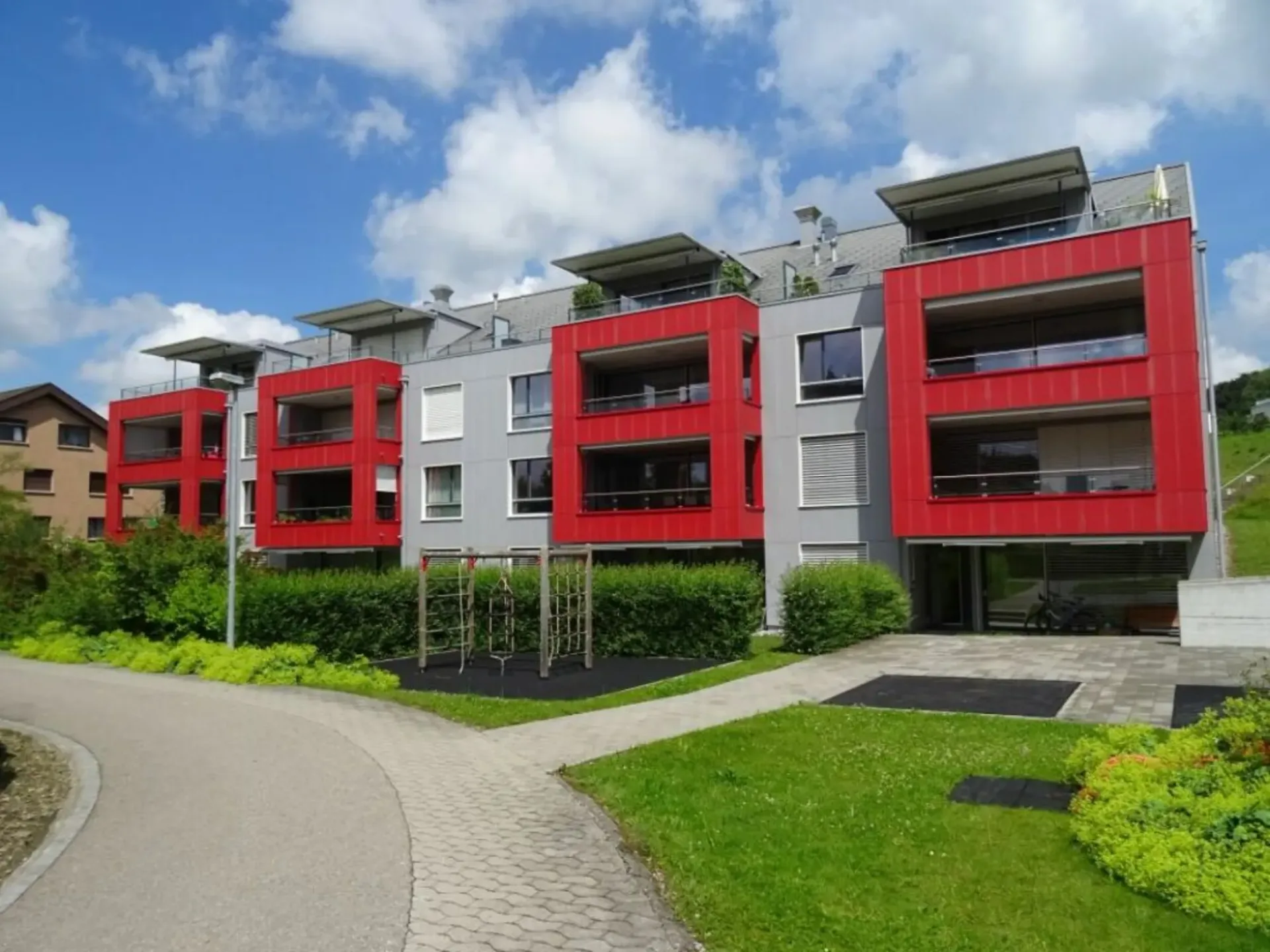 Appartamento mansardato soleggiato di 4,5 locali con standard di proprietà