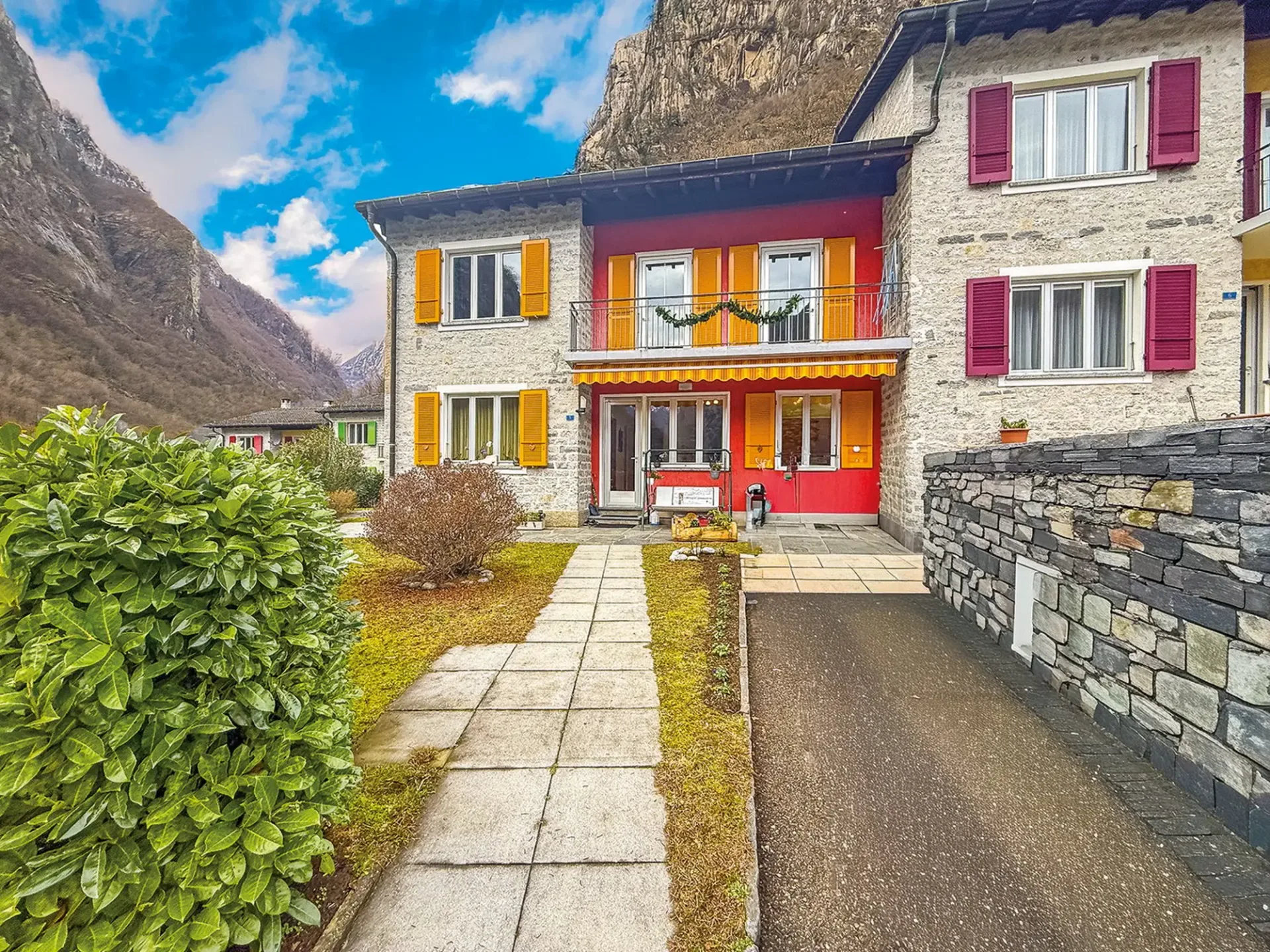 Großes Reihenhaus in Alta Vallemaggia