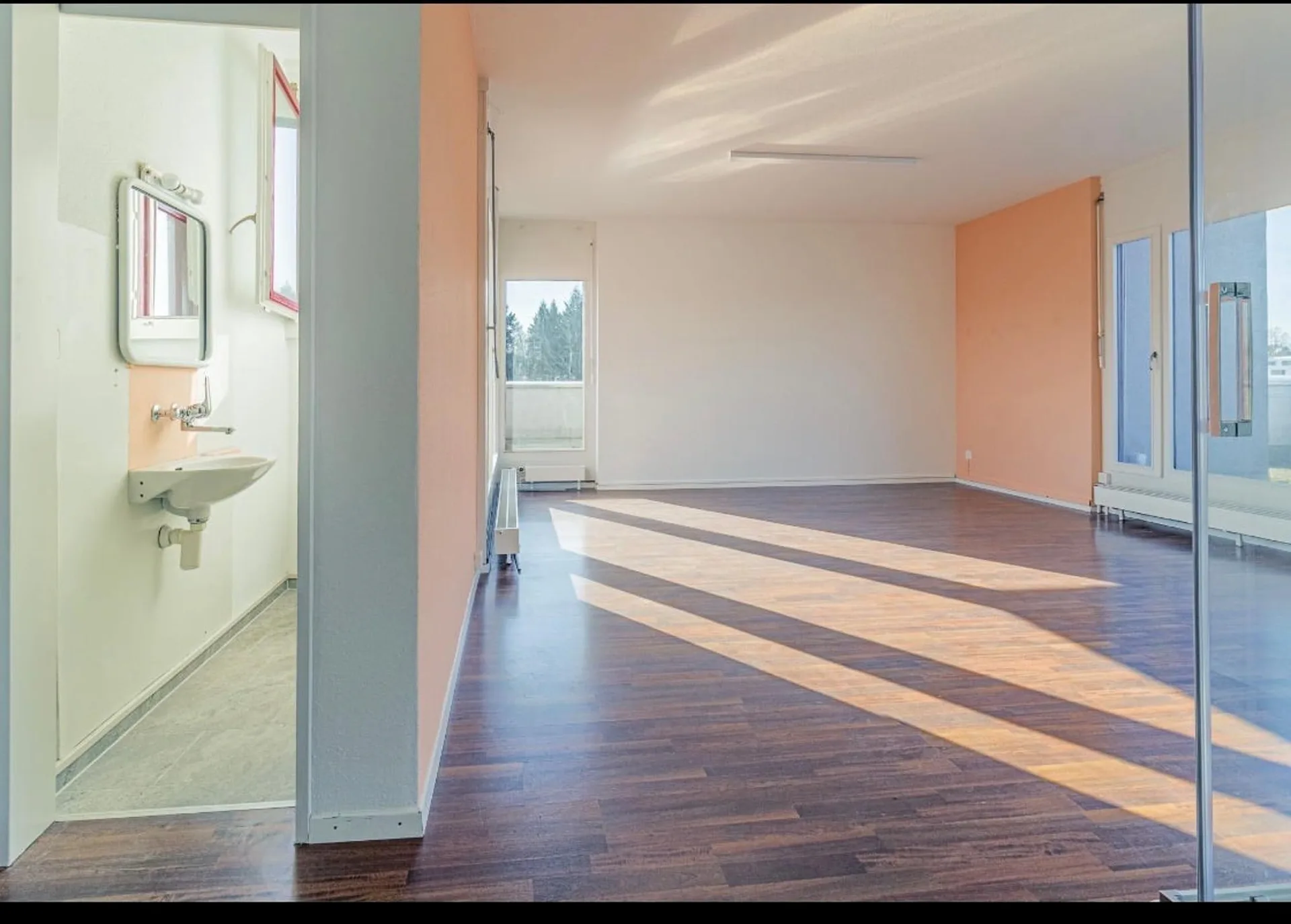 Zentrale, Ruhige, Wohnung mit 100m2 Dachterrasse