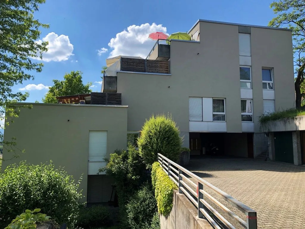 3.5 Zimmer-Wohnung mit schöner Aussicht am Sonnenhügel zu vermieten