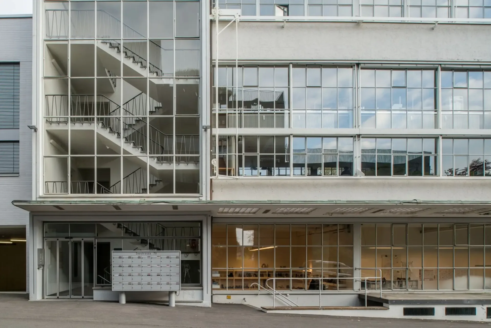 Arbeiten in bester Lage - Gewerbefläche direkt am Zürichsee