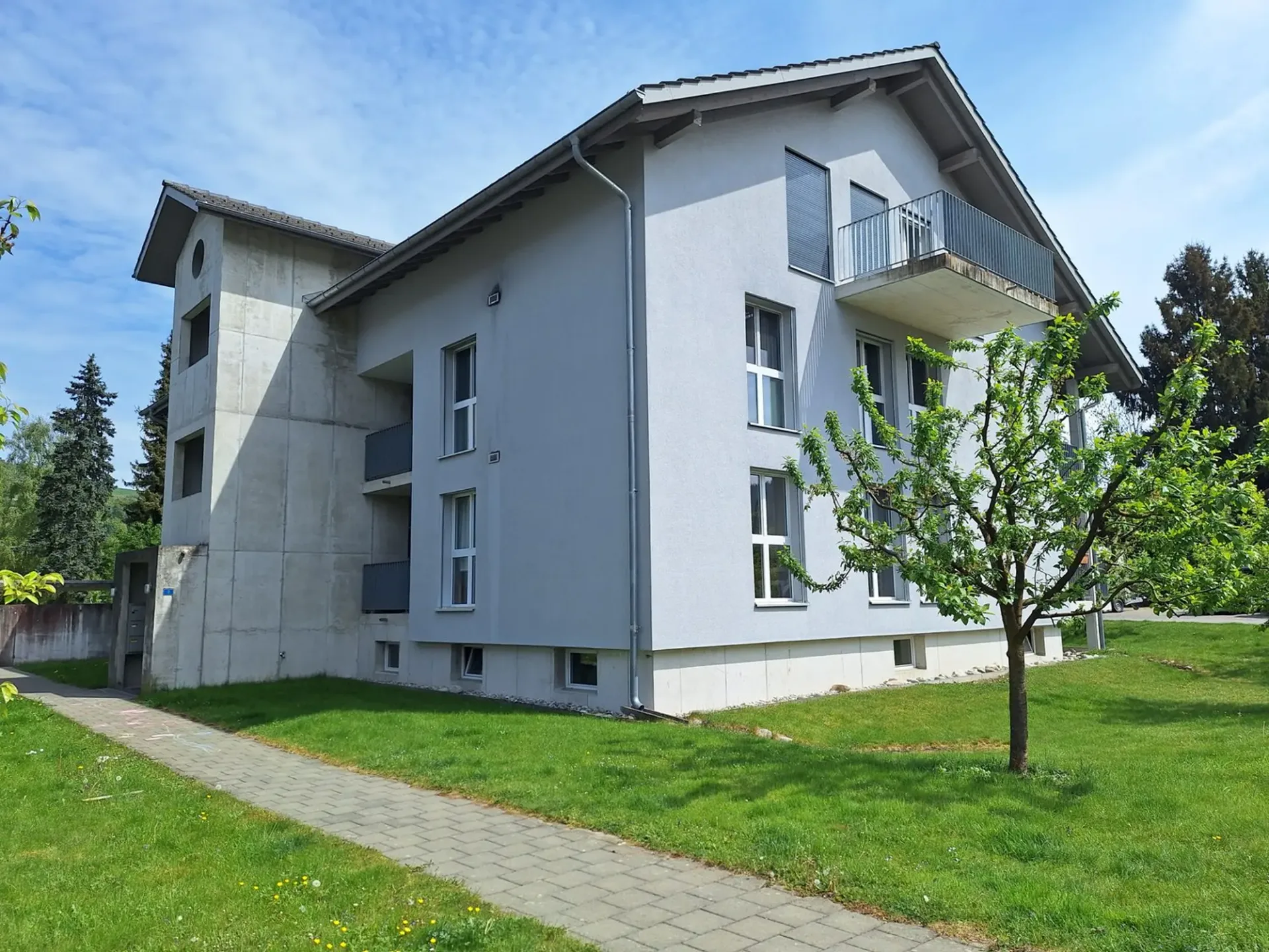 Moderne 4.5-Zimmer-Wohnung mit viel Licht im Herzen des Emmentals