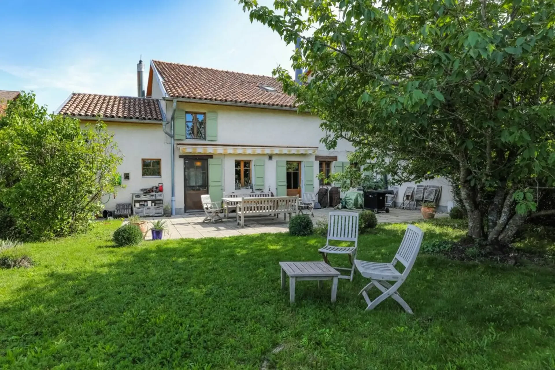 Ravissante villa en campagne avec Jardin en Bordure des Vignobles de Jussy
