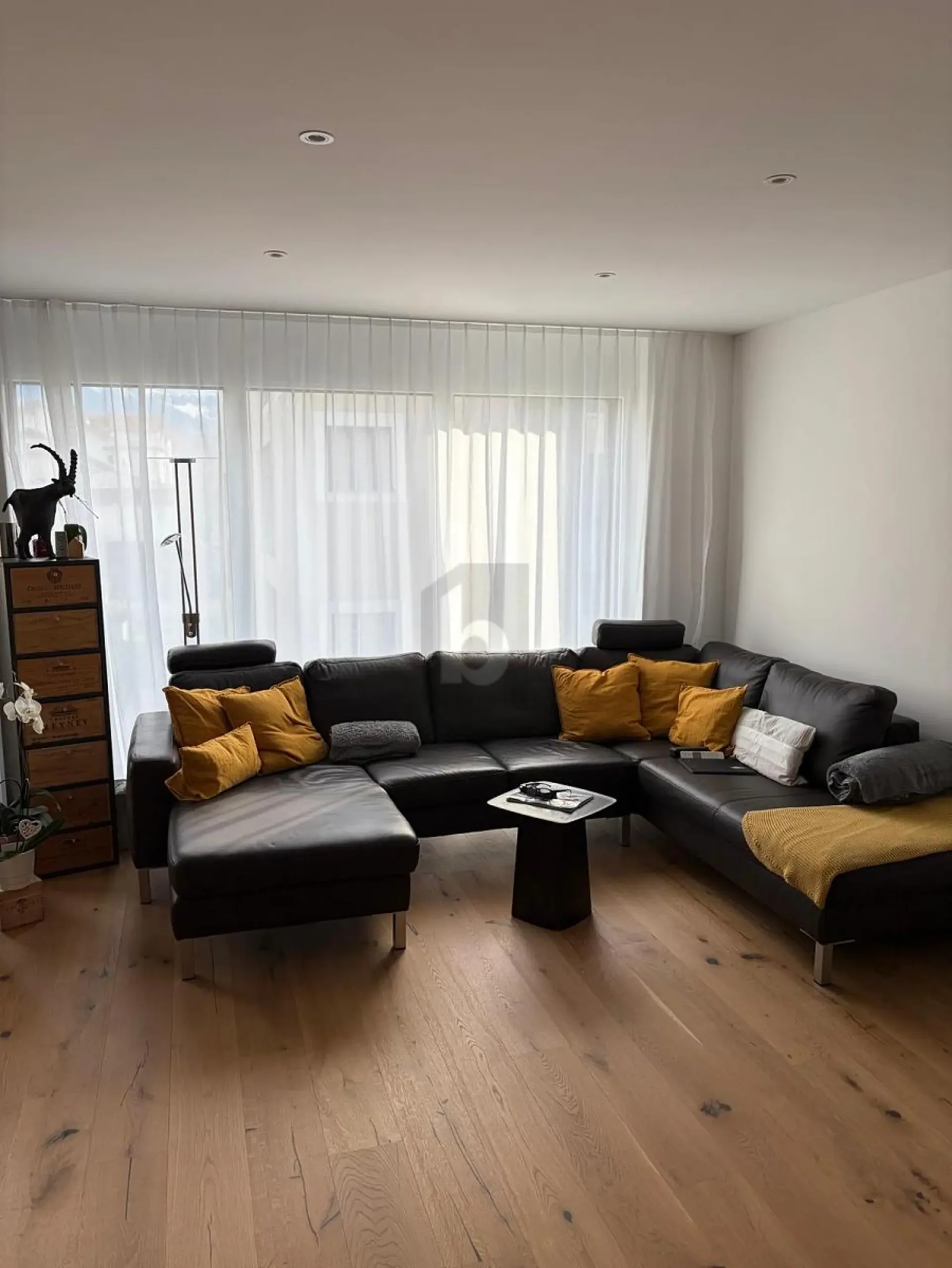 MODERN, HOCHWERTIG UND ZUM WOHLFÜHLEN