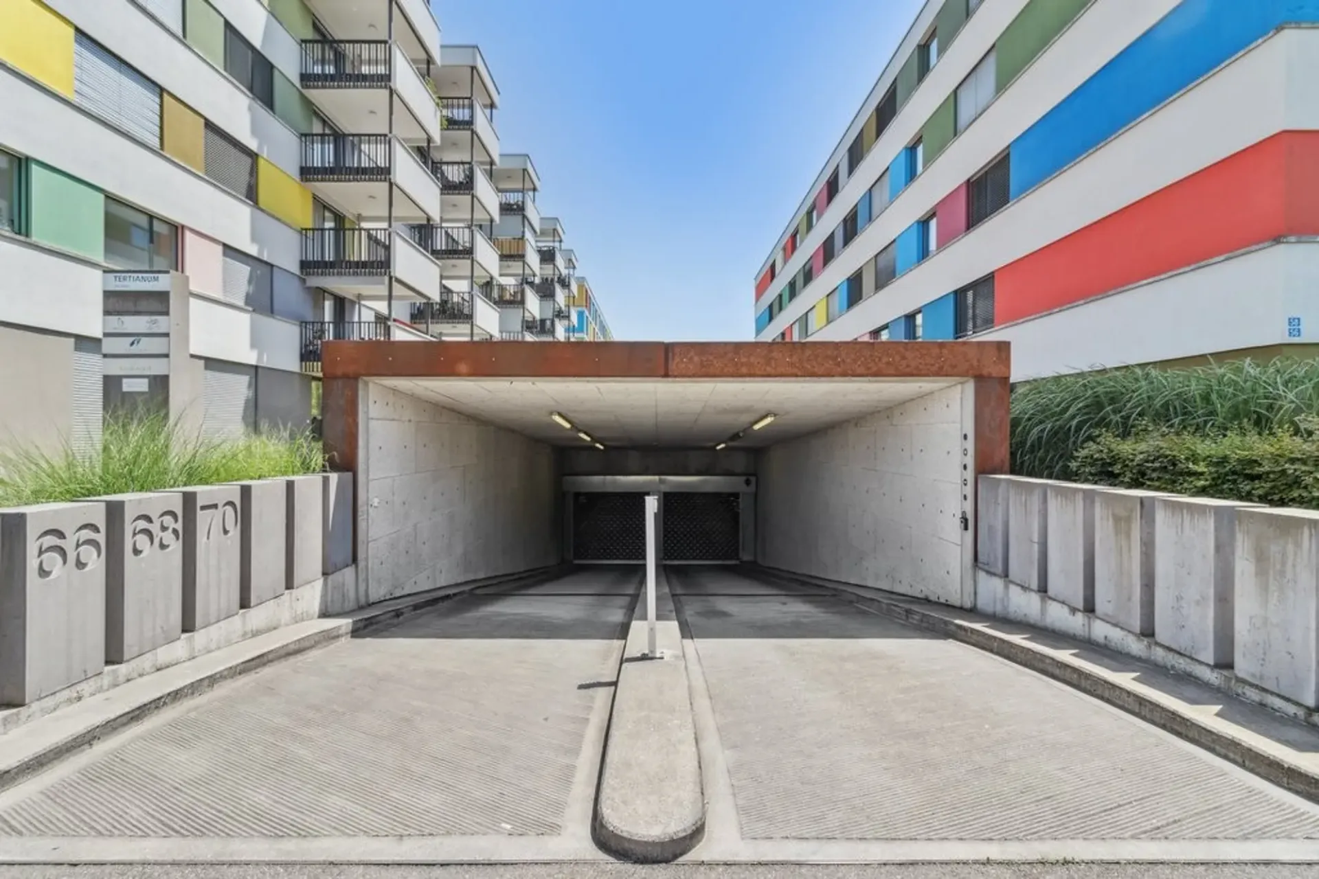 Motorradplätze gegenüber S-Bahnhof, Schwerzenbach