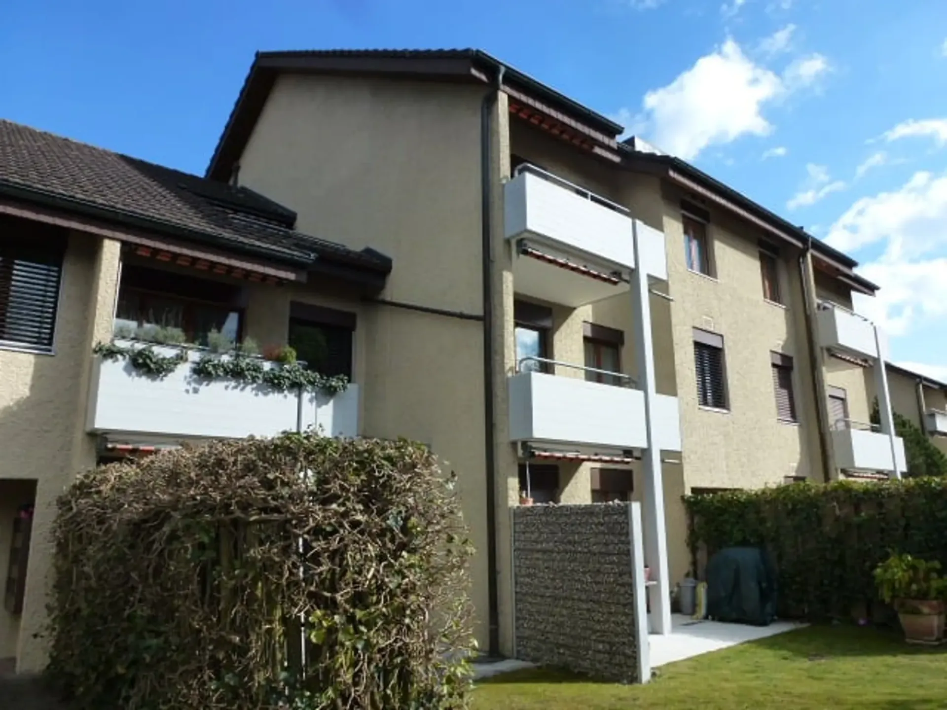 Appartamento mansardato di 2,5 locali in un'area verde con molto charme