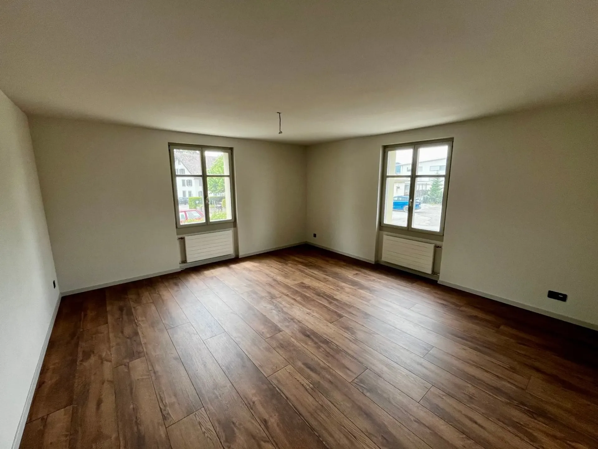 2-Zimmerwohnung mit Sitzplatz: Erstbezug in historischer Villa