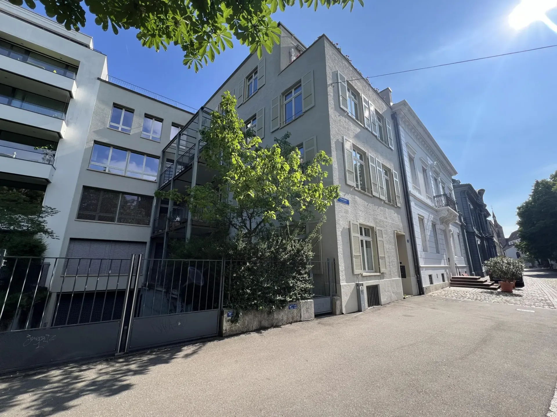Exclusive living at Petersplatz: Spacious 3.5-room apartment