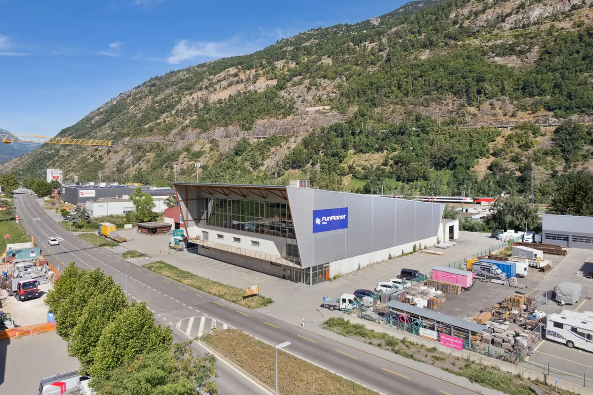 Lagerfläche von ca. 2100 m2 - Guter Zugang - Nähe zu Einrichtungen