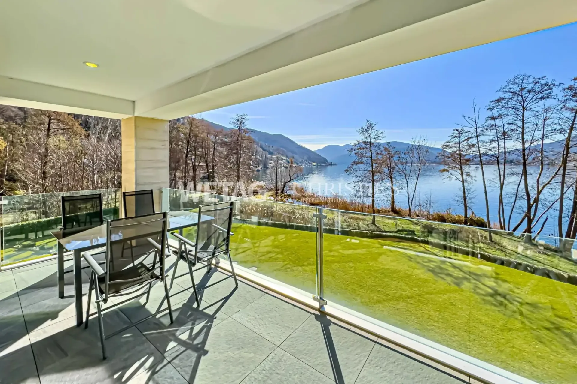 Muzzano: Elegante Wohnung direkt am Luganersee zu mieten