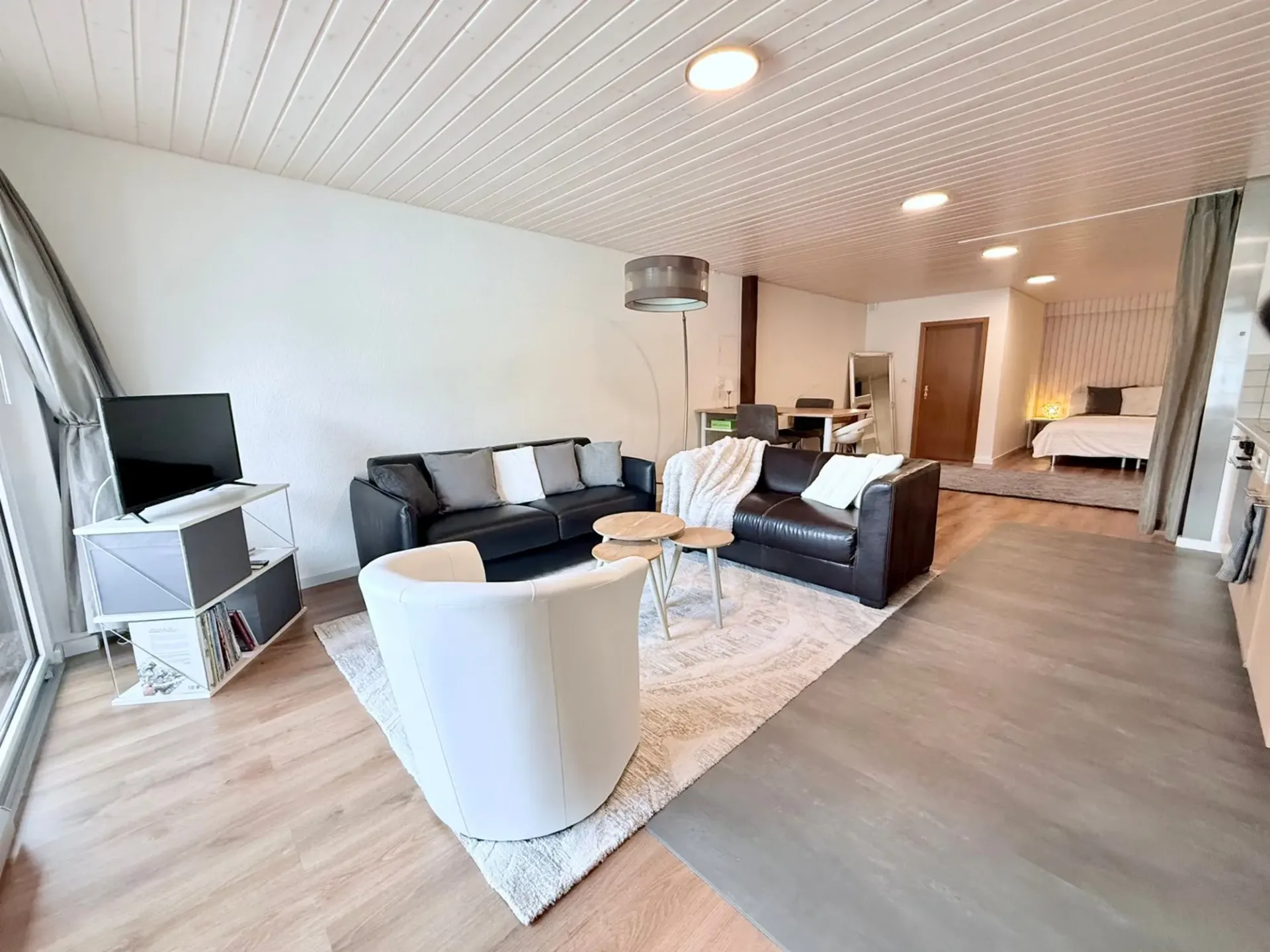 Loft möbliert 1,5 Zimmer — speziell für Studenten — 8 Minuten mit dem Zug von Delémont (HE-Arc)