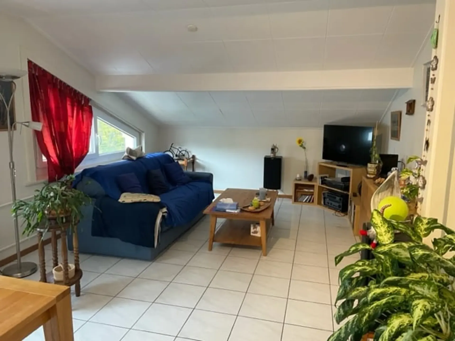 Wohnung mit 3 Zimmern und Balkon in Areuse