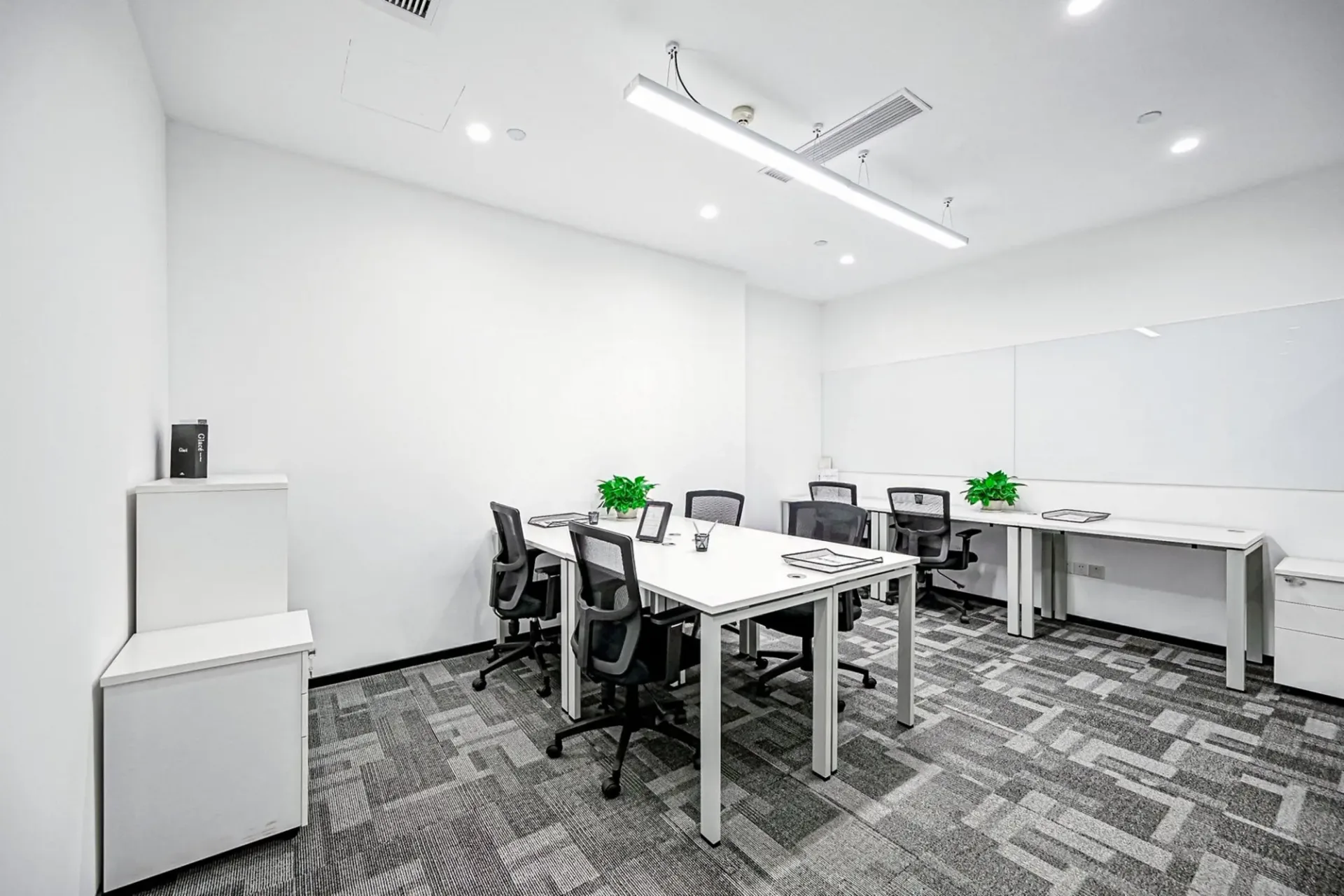 Büro-Design für 20 Personen bei Spaces Cocoon Bussigny