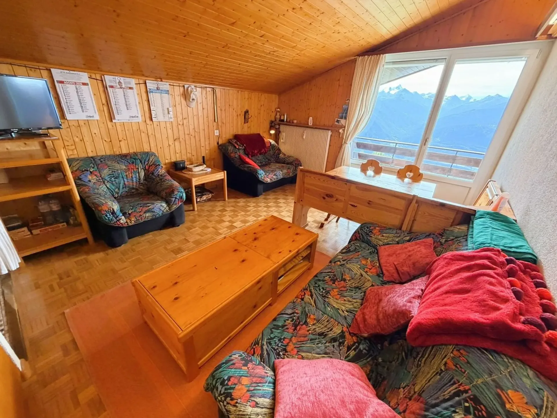 Dachboden! Geräumiges und helles 1.5-Zimmer-Wohnung renoviert - Außergewöhnliche Aussicht - Gut gelegen - Sehr ruhige Lage