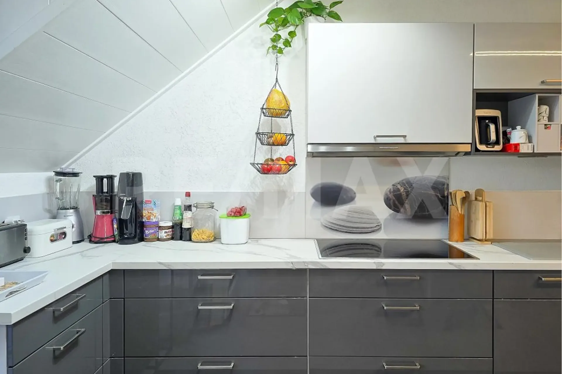 Living on 129 m², hobby room and cellar, 2 parking spaces