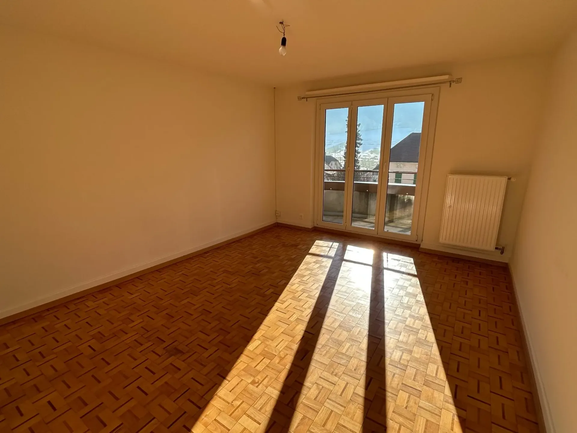 Zu vermieten: 3.5-Zimmer-Wohnung mit Balkon - Crêt-Besson 11, Sonvilier