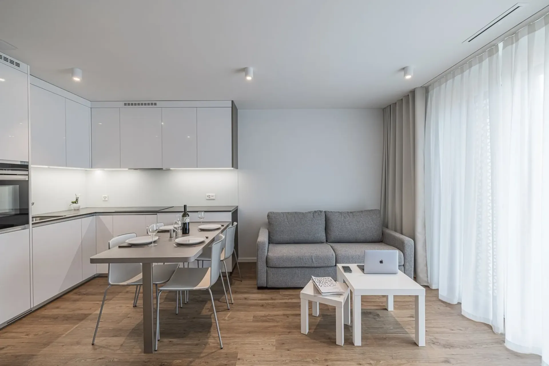 Moderne Ein-Zimmer-Wohnung – Brandneu und vollständig möbliert – Rue du Jura 13, Genf!