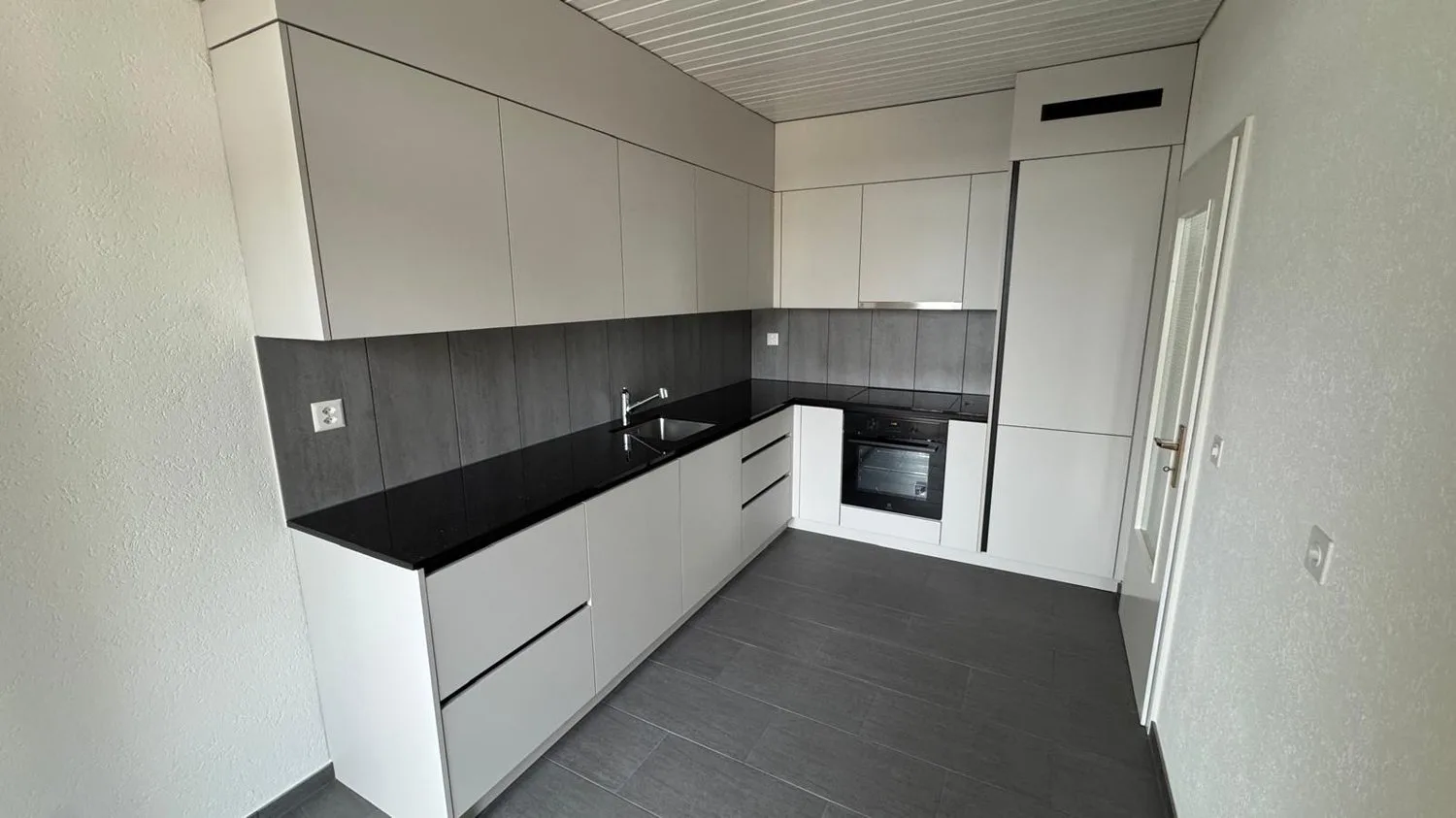 Renovierte 4.5-Zimmer-Wohnung mit Balkon an zentraler Lage