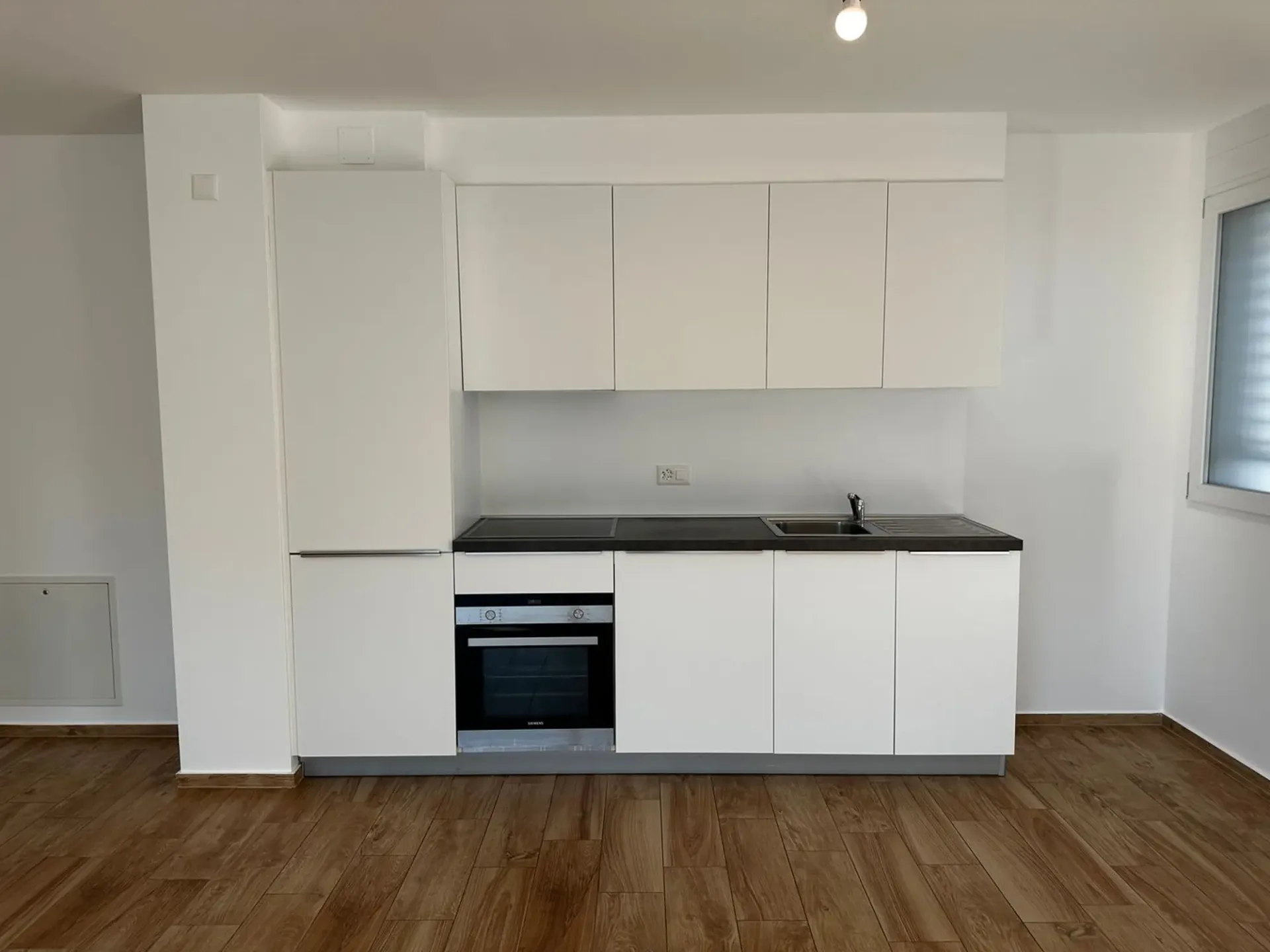 VACALLO – Geräumige 3.5-Zimmer-Wohnung mit 2 bewohnbaren Balkonen und 2 Badezimmern, ideal für Familien (2. Stock)