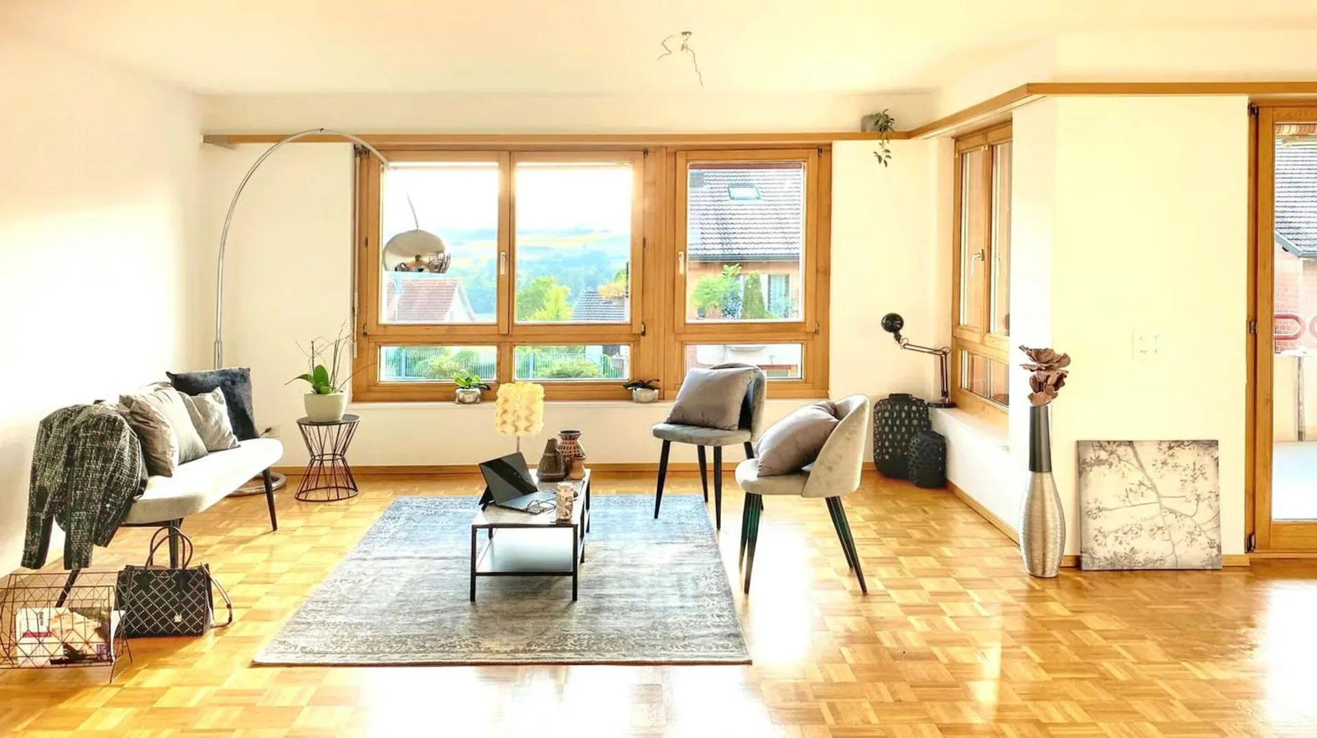 Appartement lumineux 3.5 pièces avec vue sur le Reusstal