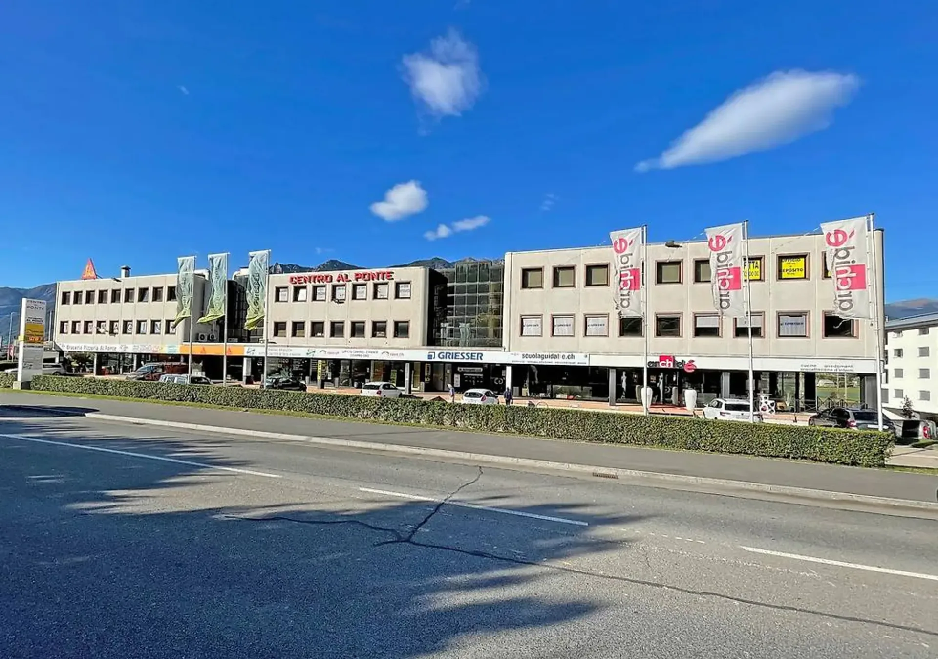 Miete in Cadenazzo großzügiger Gewerberaum von 140+52 m²