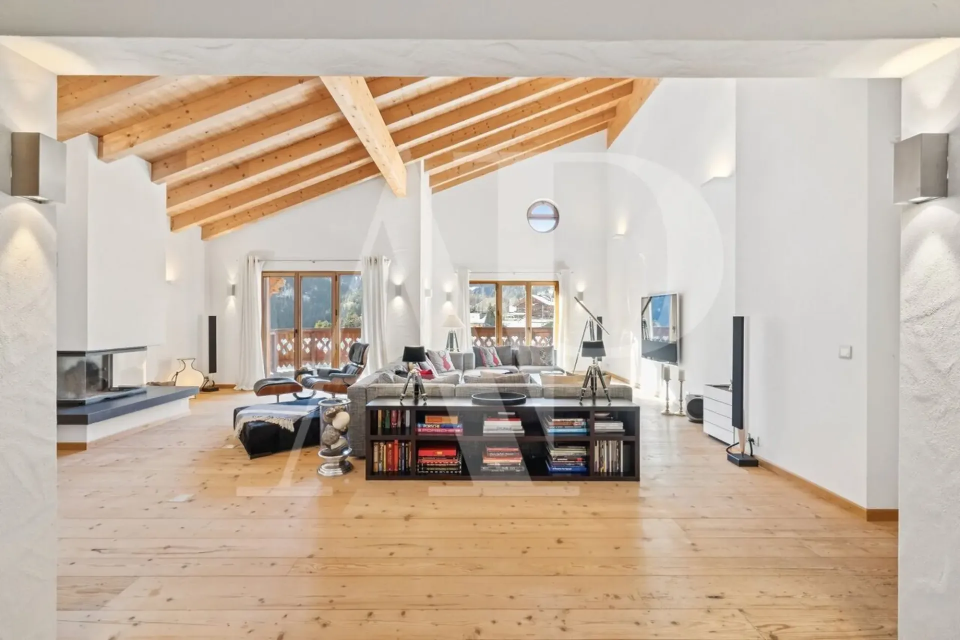 Attique alpin-chic d'exception au coeur de Champéry
