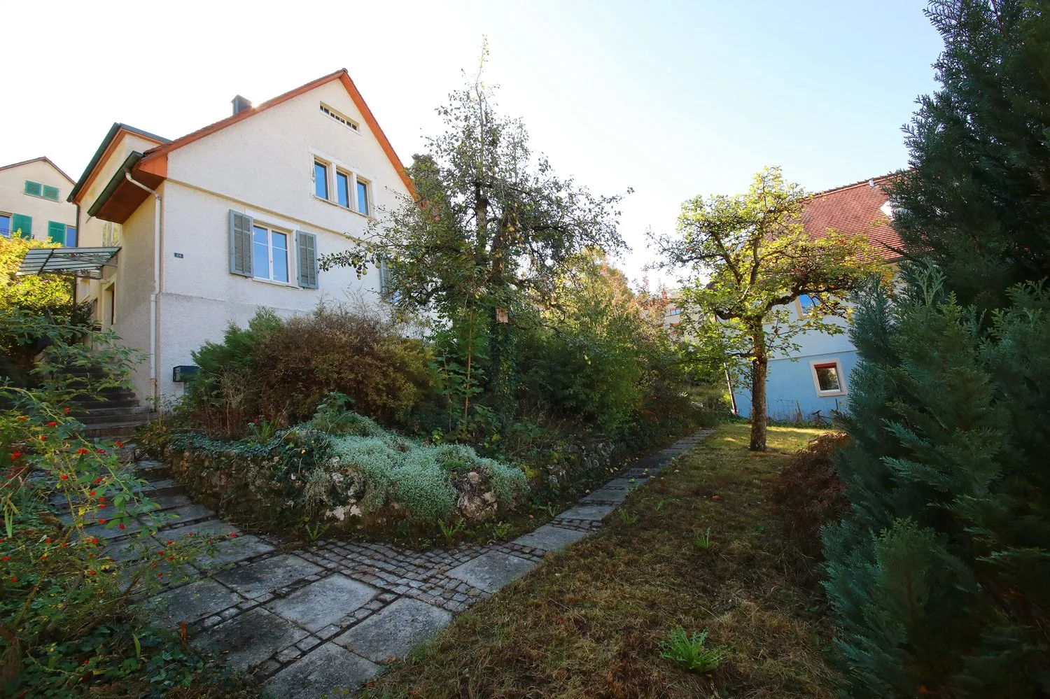 Charmantes 5 1/2-Zimmer-Einfamilienhaus mit idyllischem Garten von 650 m2