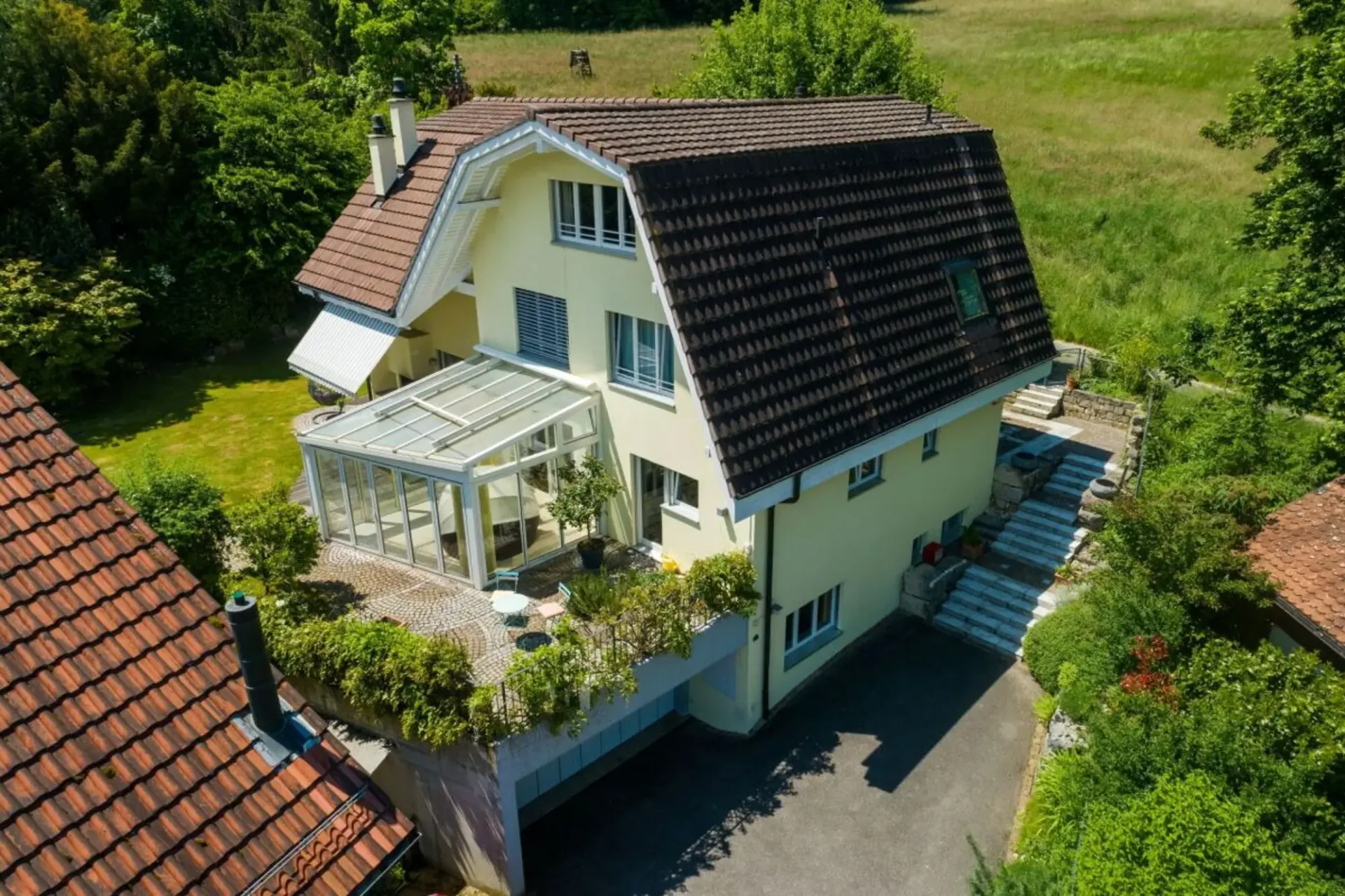 Meraviglia dello spazio sul Rebberg di Reinach - Villa di 7,5 locali con molta privacy