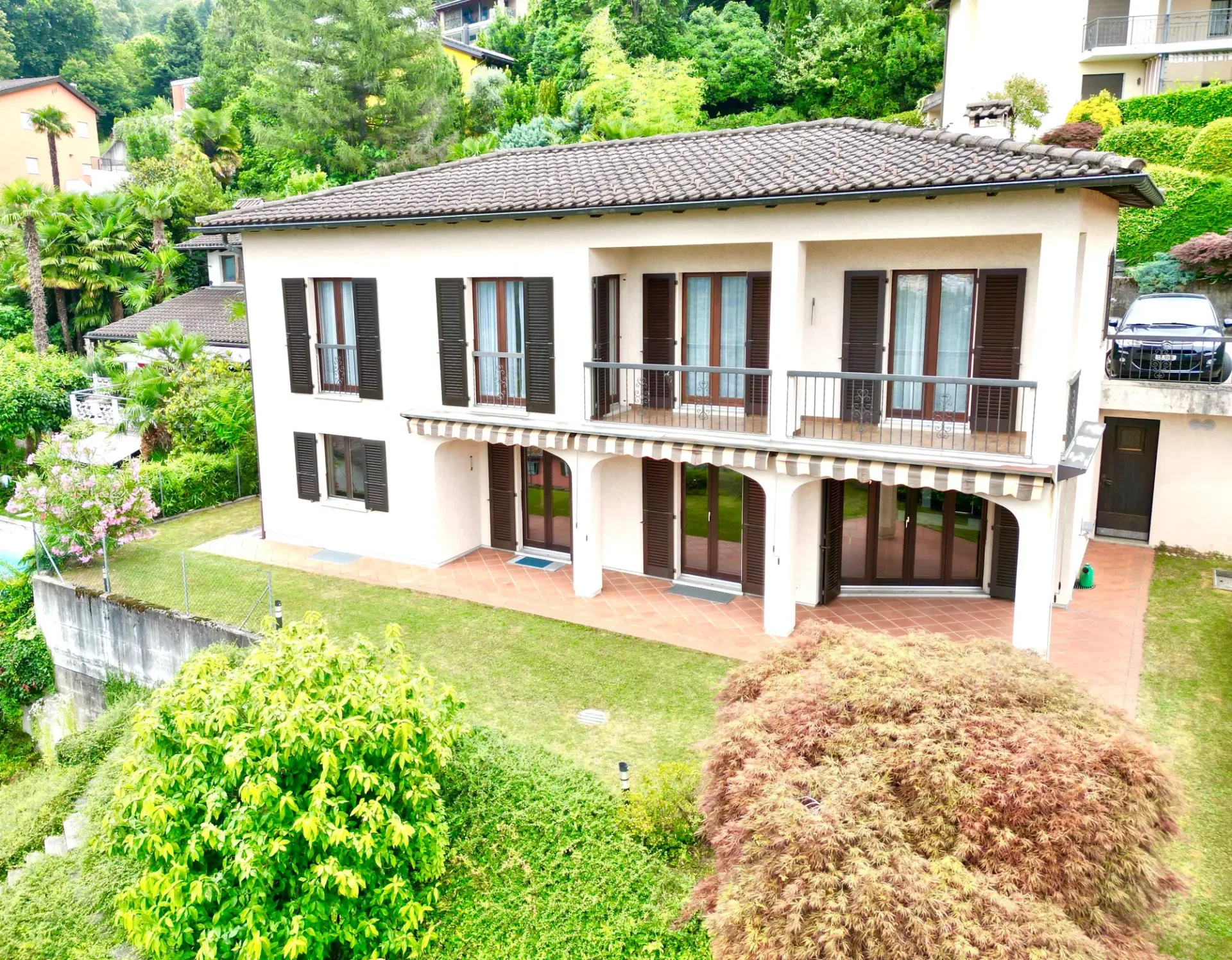 Geräumige 6.5-Zimmer-Villa mit Garten in Davesco-Soragno