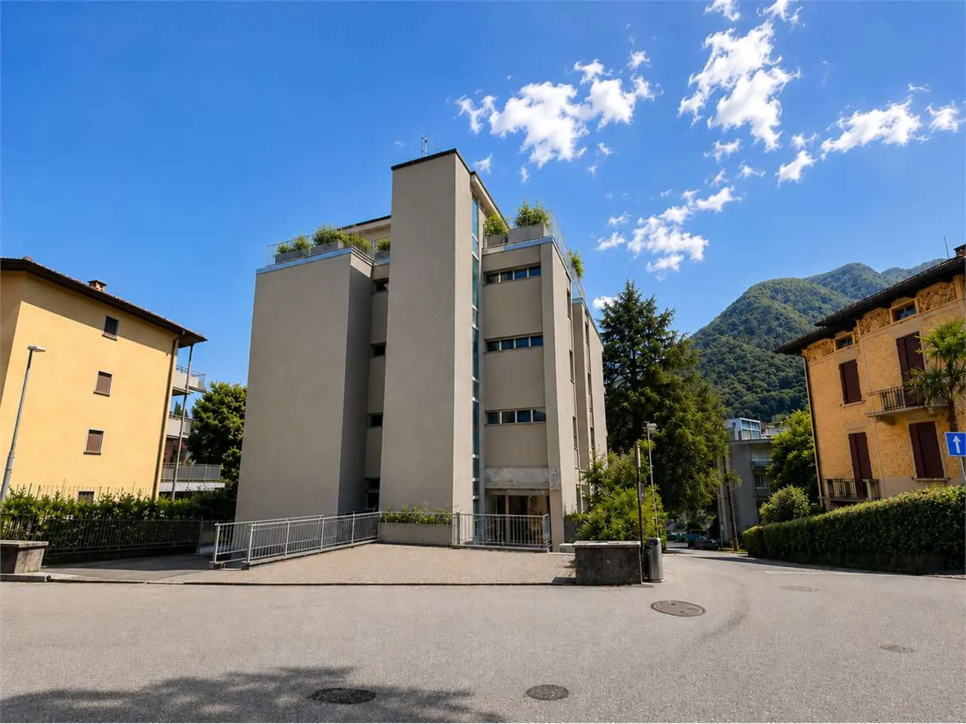 LUGANO LORETO | ESPACES IMPORTANTS, MAISON SUR MESURE