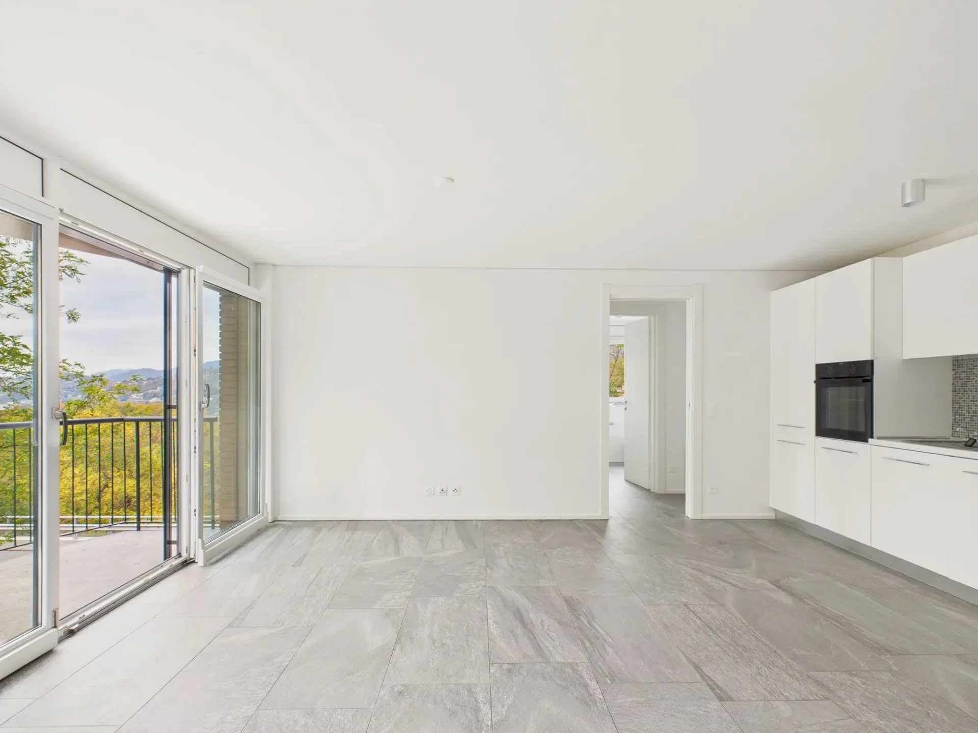 Modernes 3.5-Zimmer-Apartment mit Terrasse und Hobbyraum in Cadro - ERSTWOHNUNG UND ZWEITWOHNUNG
